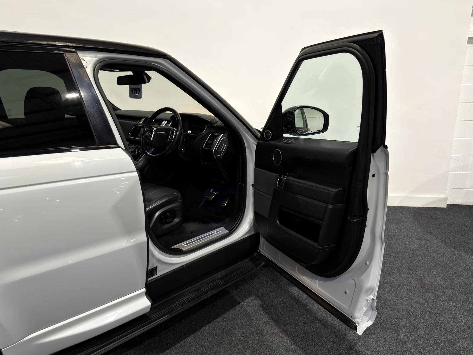 Land Rover Range Rover Sport 3.0 SD V6 HSE Dynamic SUV 5dr Diesel Auto 4WD Euro 6 (s/s) (306 ps)