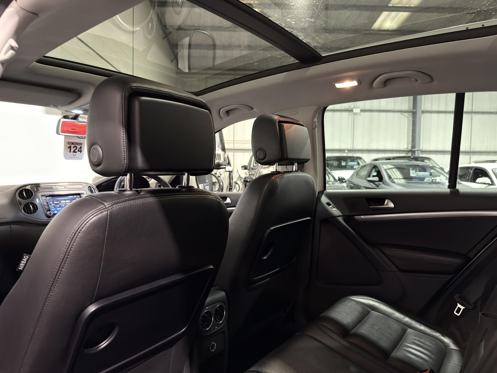 Volkswagen Tiguan 2.0 TDI BlueMotion Tech Sport SUV 5dr Diesel DSG 4WD Euro 5 (s/s) (140 ps)