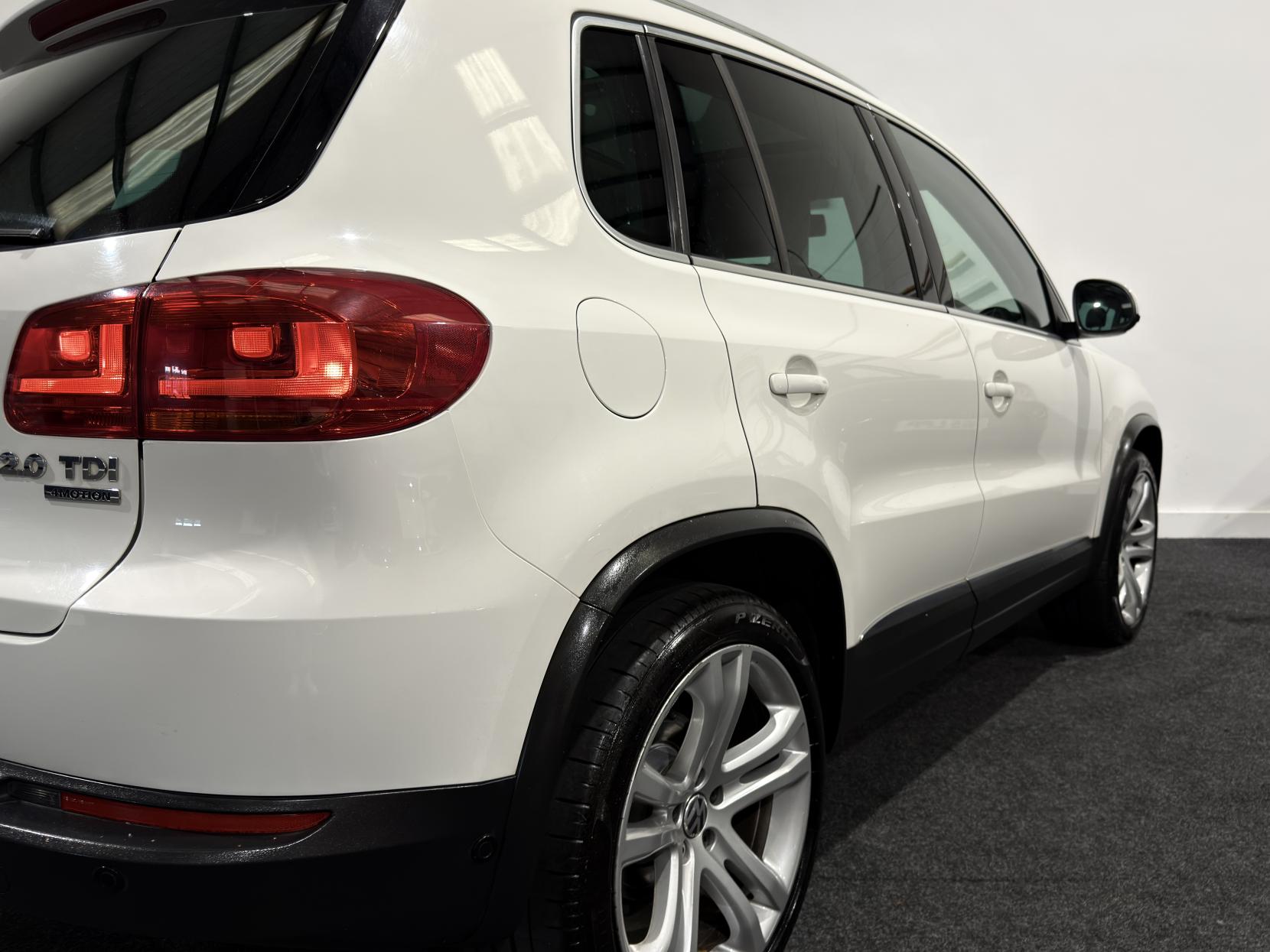 Volkswagen Tiguan 2.0 TDI BlueMotion Tech Sport SUV 5dr Diesel DSG 4WD Euro 5 (s/s) (140 ps)