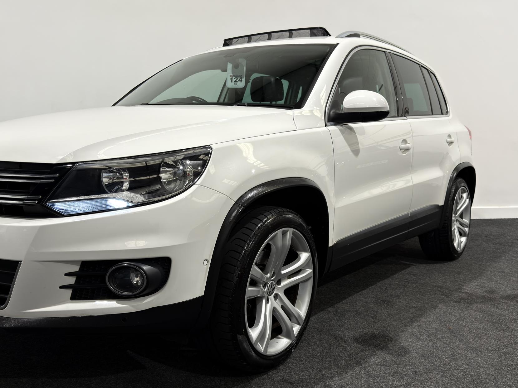 Volkswagen Tiguan 2.0 TDI BlueMotion Tech Sport SUV 5dr Diesel DSG 4WD Euro 5 (s/s) (140 ps)