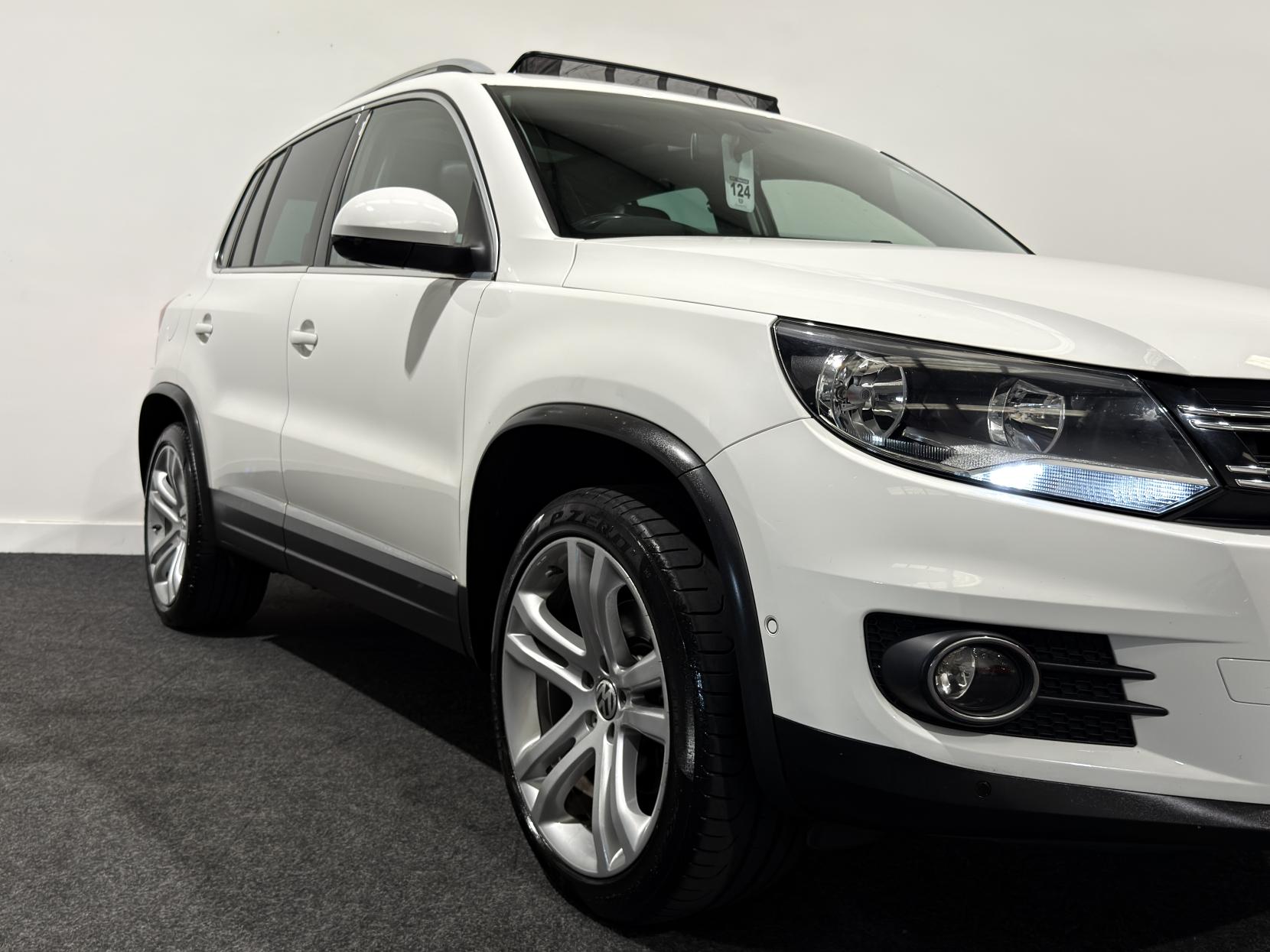 Volkswagen Tiguan 2.0 TDI BlueMotion Tech Sport SUV 5dr Diesel DSG 4WD Euro 5 (s/s) (140 ps)