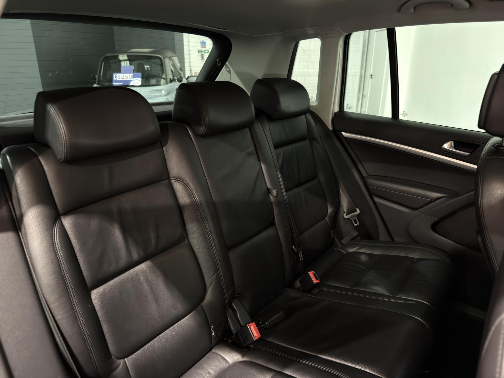 Volkswagen Tiguan 2.0 TDI BlueMotion Tech Sport SUV 5dr Diesel DSG 4WD Euro 5 (s/s) (140 ps)