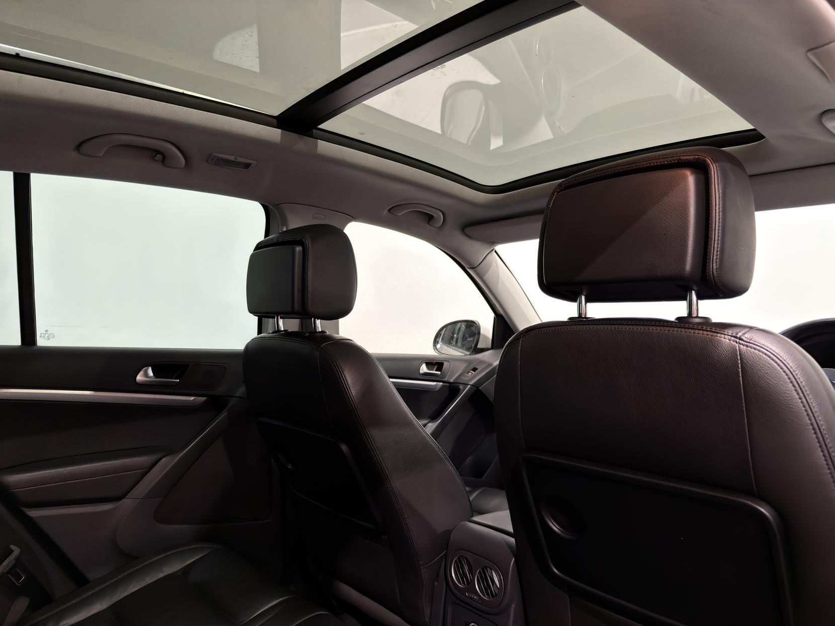 Volkswagen Tiguan 2.0 TDI BlueMotion Tech Sport SUV 5dr Diesel DSG 4WD Euro 5 (s/s) (140 ps)