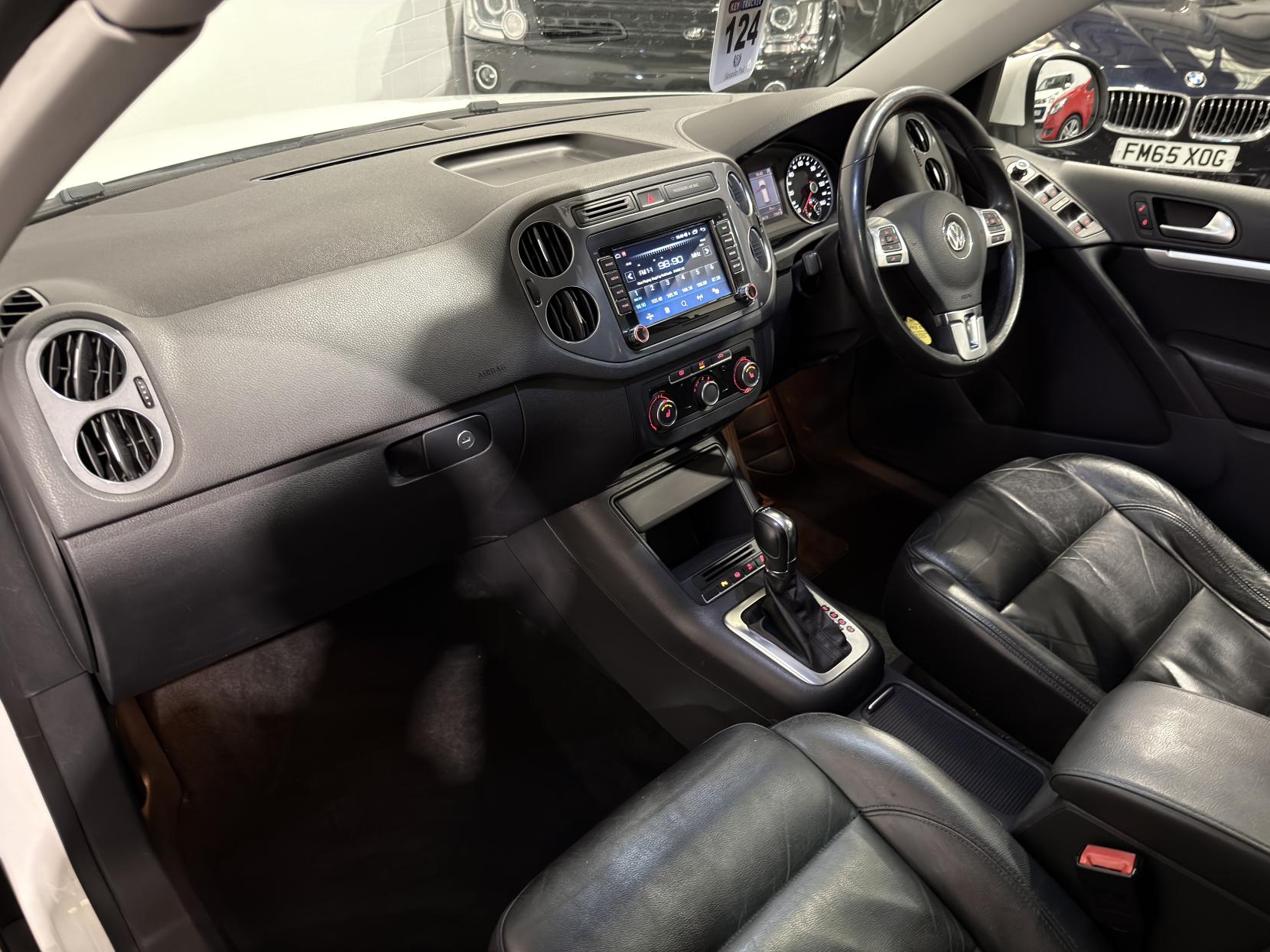 Volkswagen Tiguan 2.0 TDI BlueMotion Tech Sport SUV 5dr Diesel DSG 4WD Euro 5 (s/s) (140 ps)