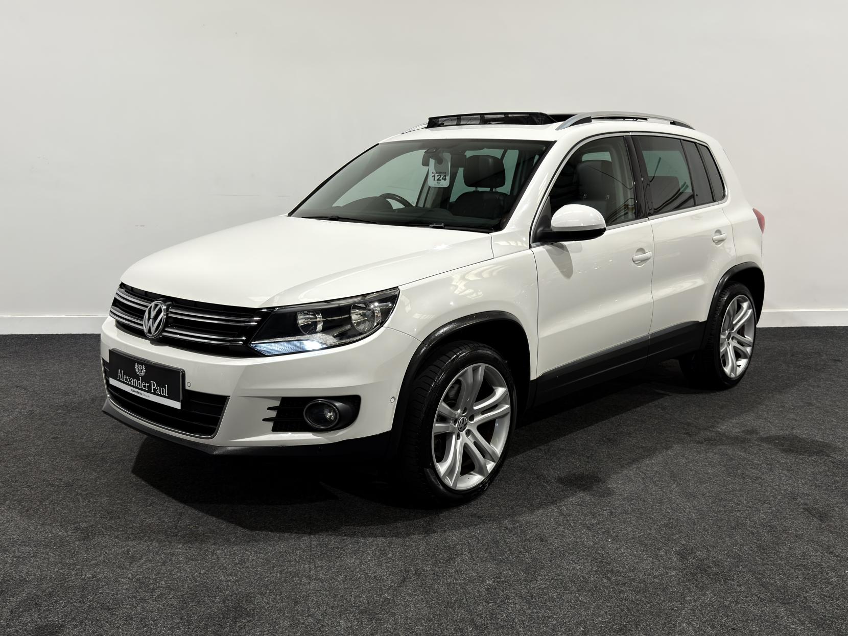 Volkswagen Tiguan 2.0 TDI BlueMotion Tech Sport SUV 5dr Diesel DSG 4WD Euro 5 (s/s) (140 ps)