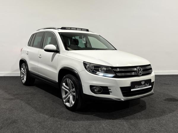 Volkswagen Tiguan 2.0 TDI BlueMotion Tech Sport SUV 5dr Diesel DSG 4WD Euro 5 (s/s) (140 ps)