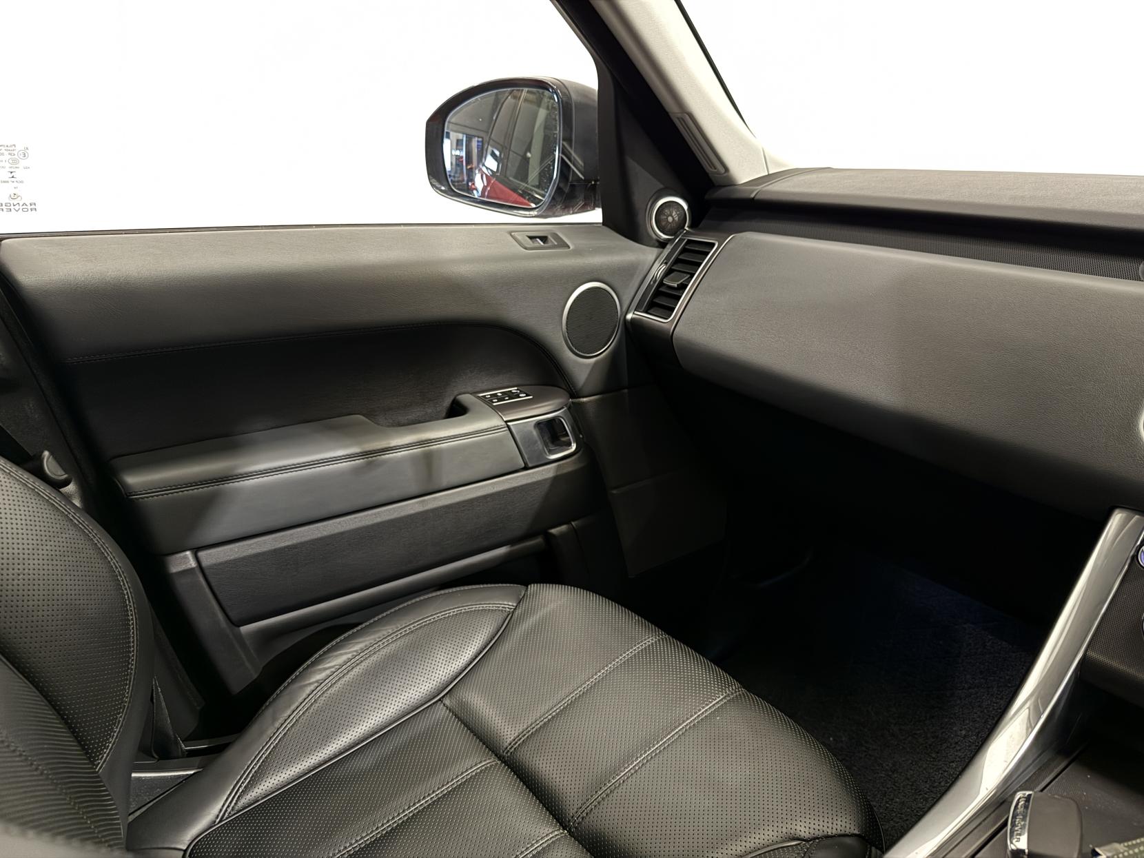 Land Rover Range Rover Sport 3.0 SD V6 HSE Dynamic SUV 5dr Diesel Auto 4WD Euro 5 (s/s) (306 ps)
