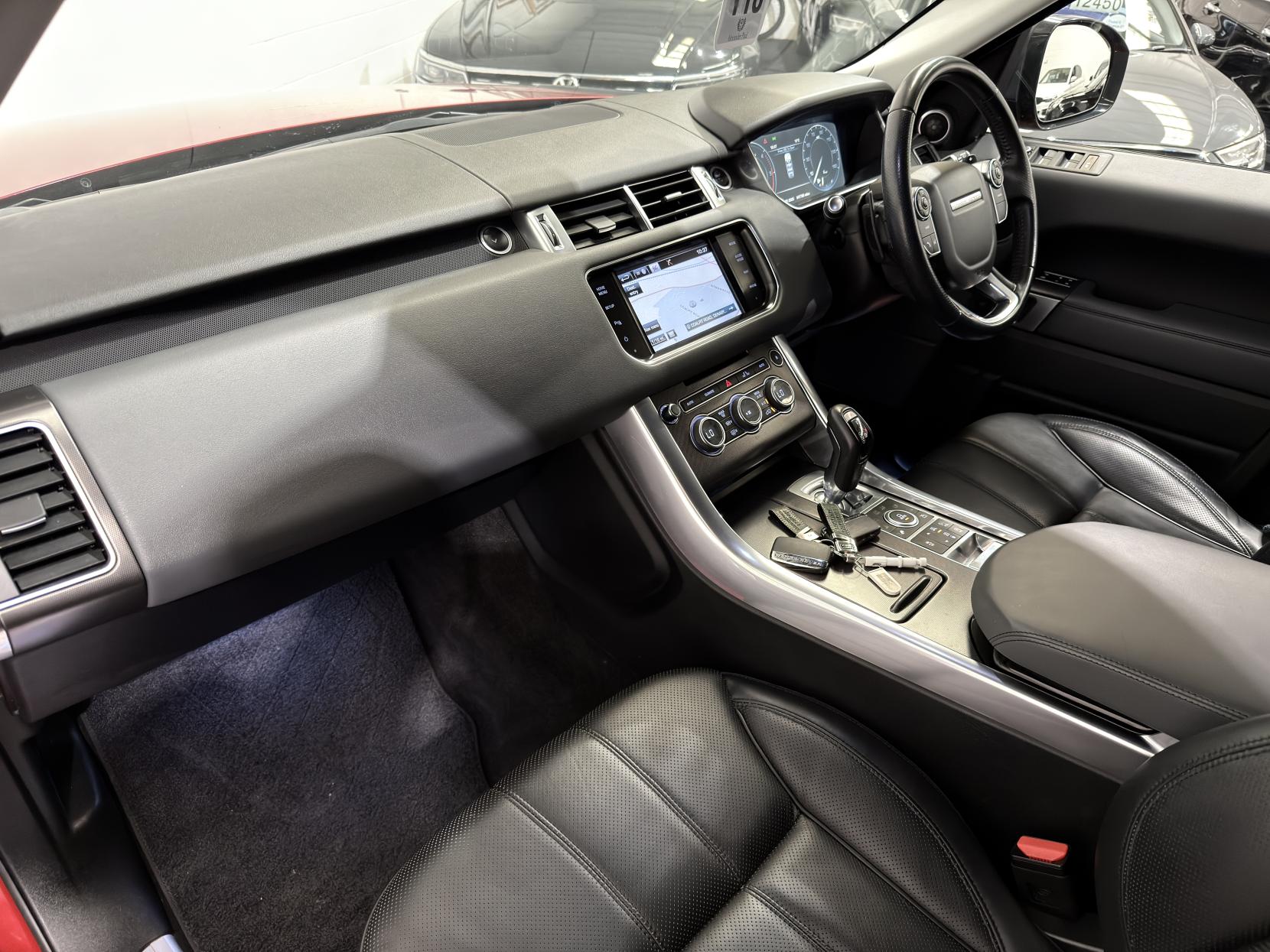 Land Rover Range Rover Sport 3.0 SD V6 HSE Dynamic SUV 5dr Diesel Auto 4WD Euro 5 (s/s) (306 ps)