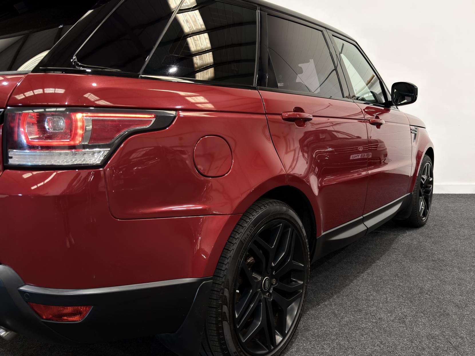 Land Rover Range Rover Sport 3.0 SD V6 HSE Dynamic SUV 5dr Diesel Auto 4WD Euro 5 (s/s) (306 ps)
