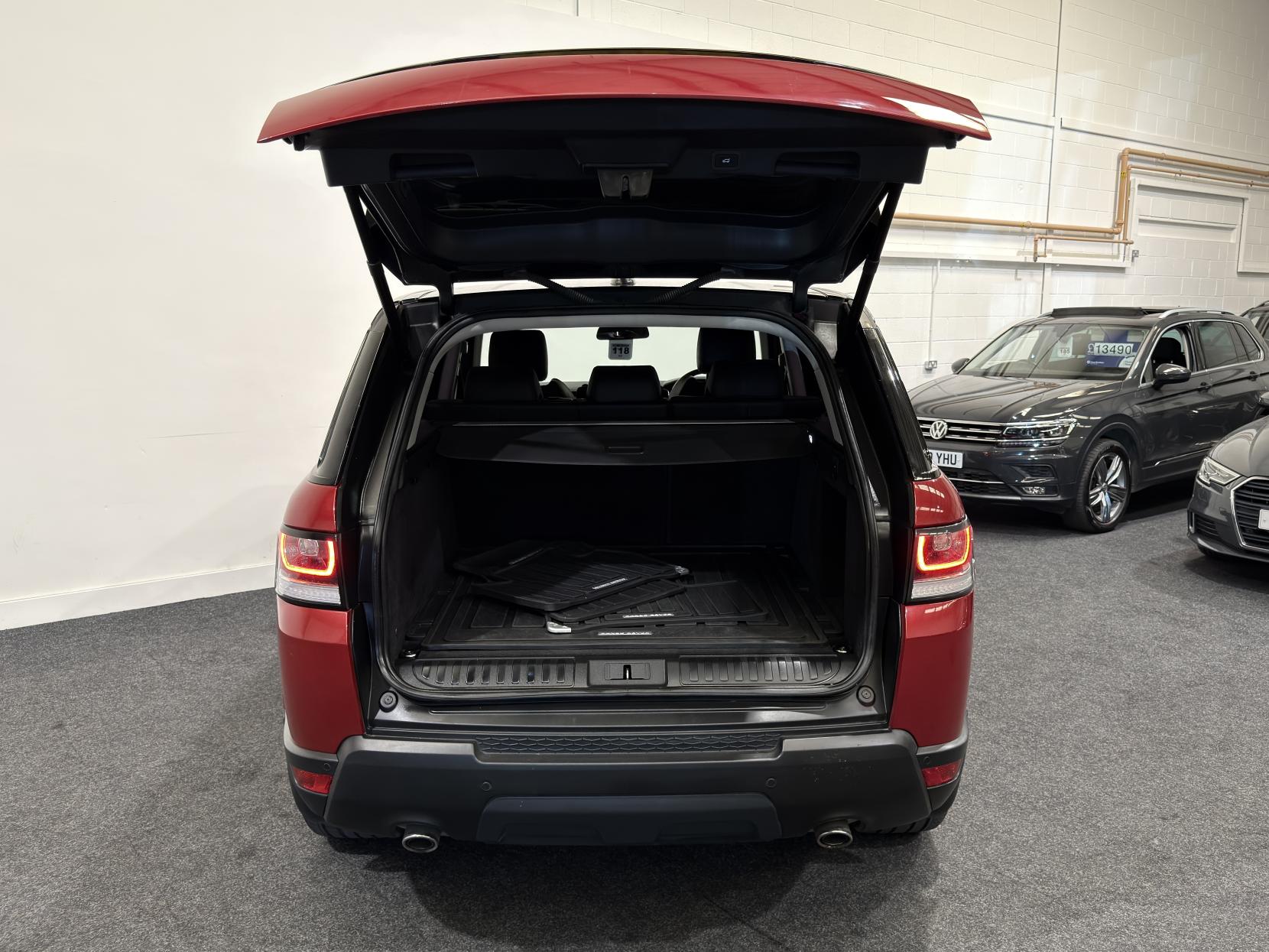 Land Rover Range Rover Sport 3.0 SD V6 HSE Dynamic SUV 5dr Diesel Auto 4WD Euro 5 (s/s) (306 ps)