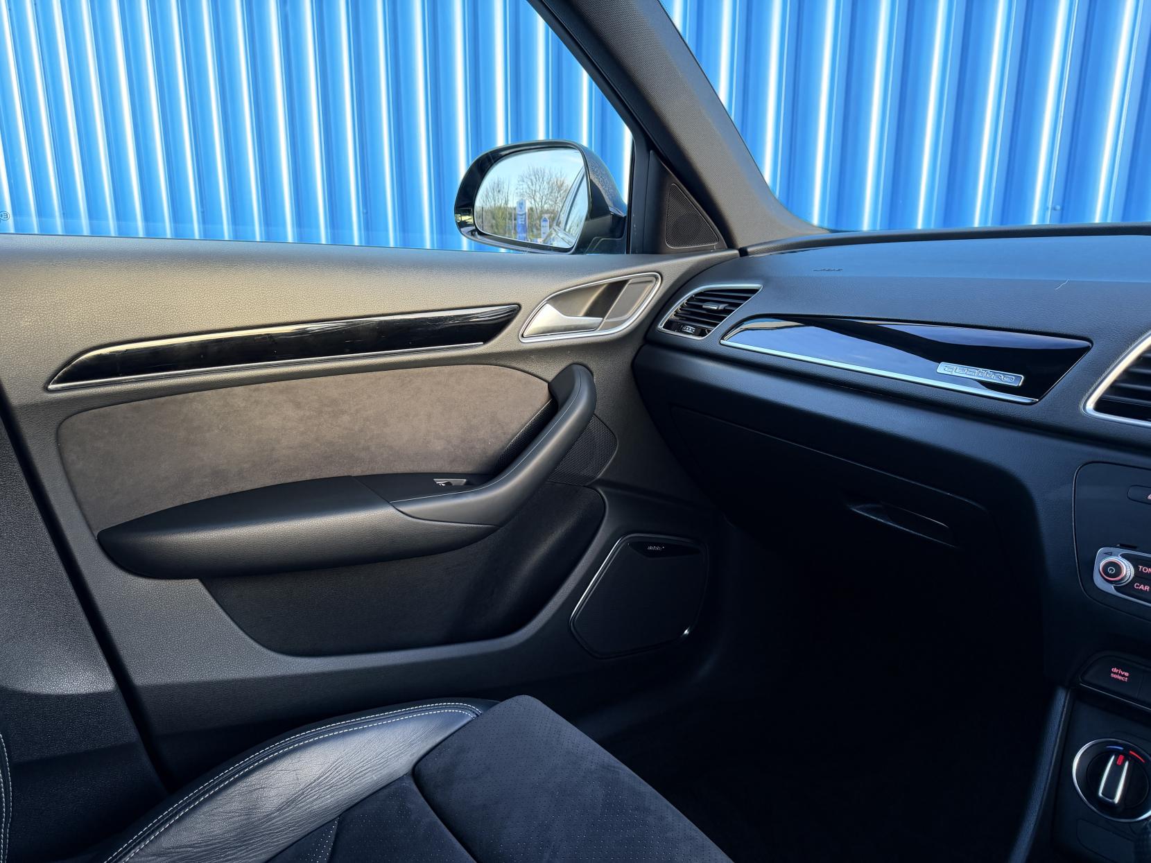 Audi Q3 2.0 TDI Black Edition SUV 5dr Diesel S Tronic quattro Euro 6 (s/s) (184 ps)