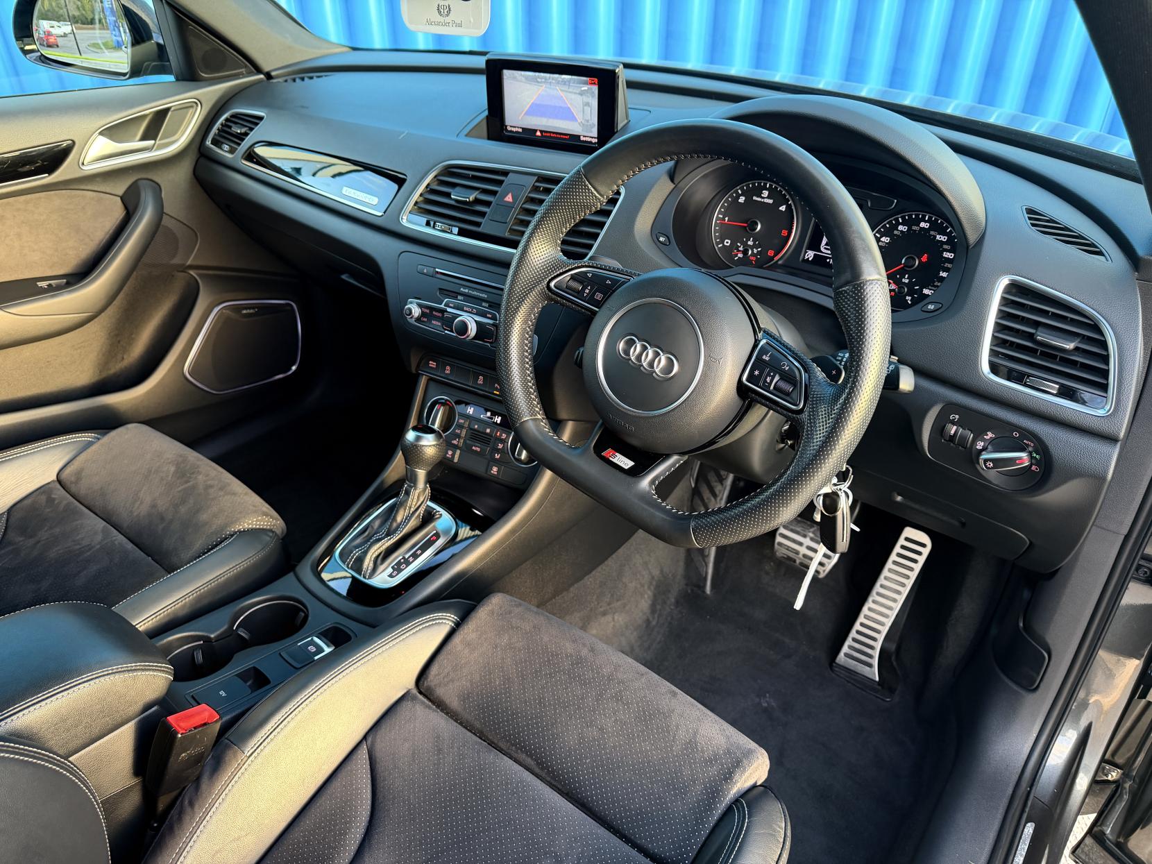 Audi Q3 2.0 TDI Black Edition SUV 5dr Diesel S Tronic quattro Euro 6 (s/s) (184 ps)