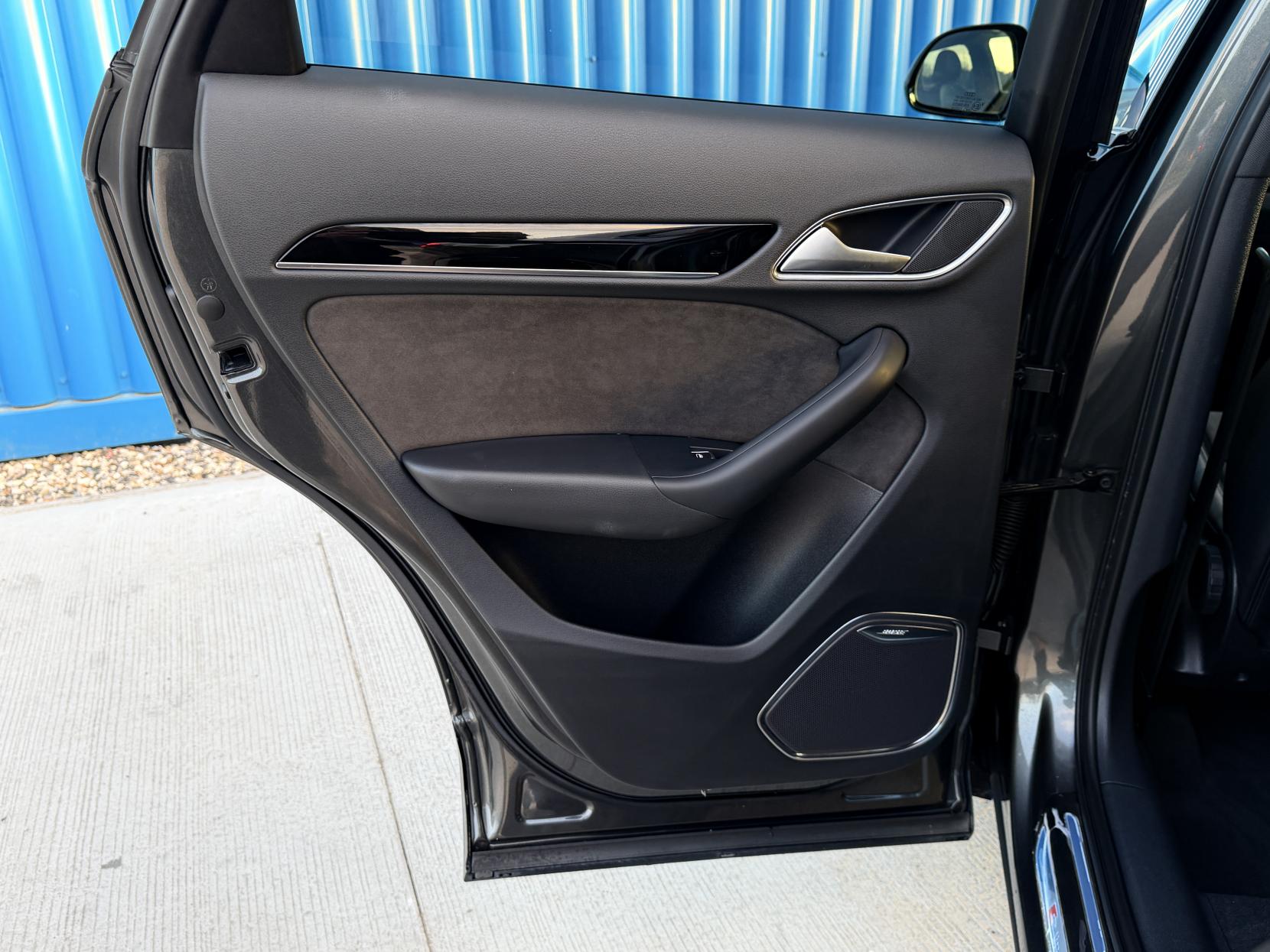 Audi Q3 2.0 TDI Black Edition SUV 5dr Diesel S Tronic quattro Euro 6 (s/s) (184 ps)