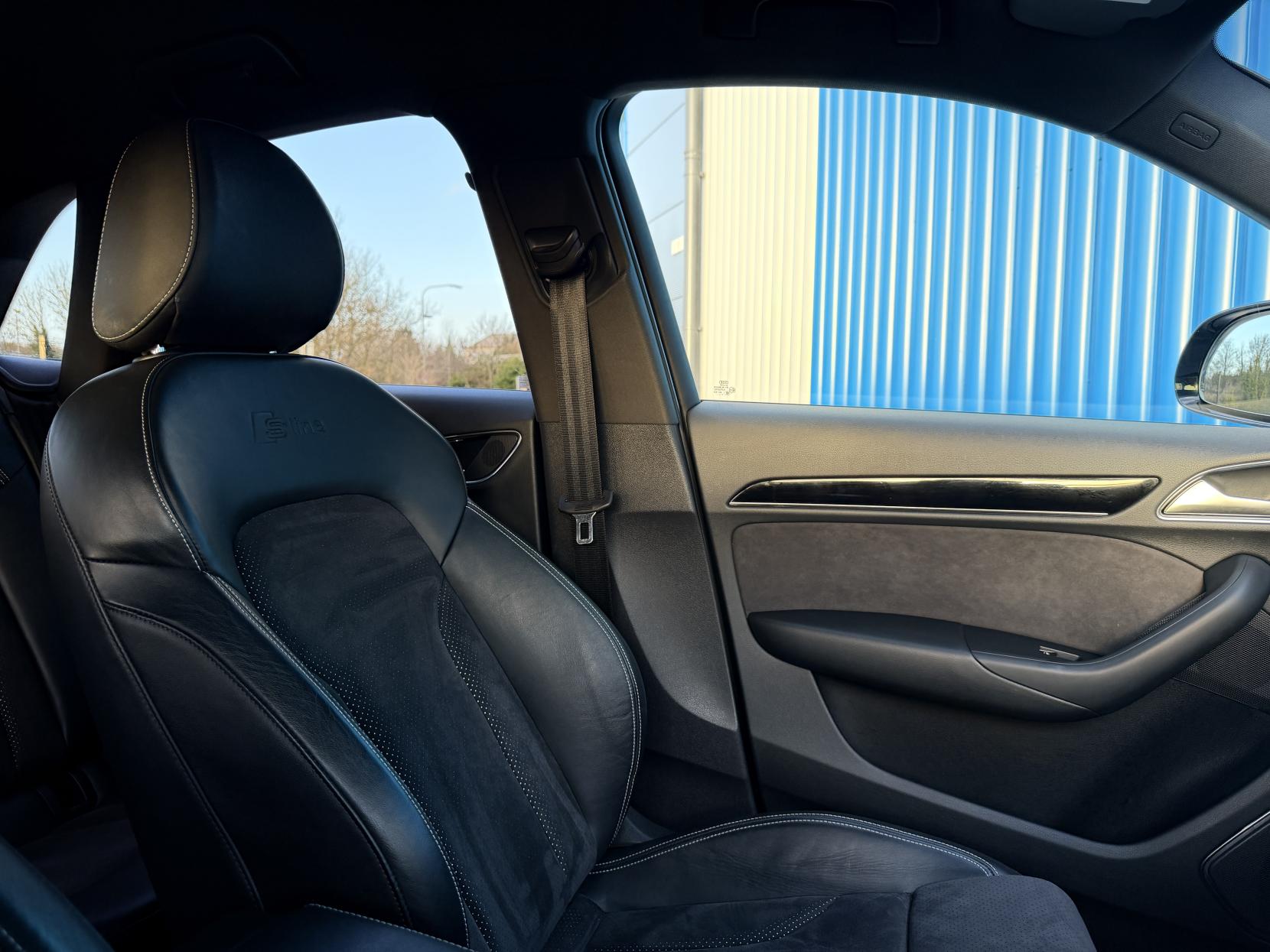 Audi Q3 2.0 TDI Black Edition SUV 5dr Diesel S Tronic quattro Euro 6 (s/s) (184 ps)