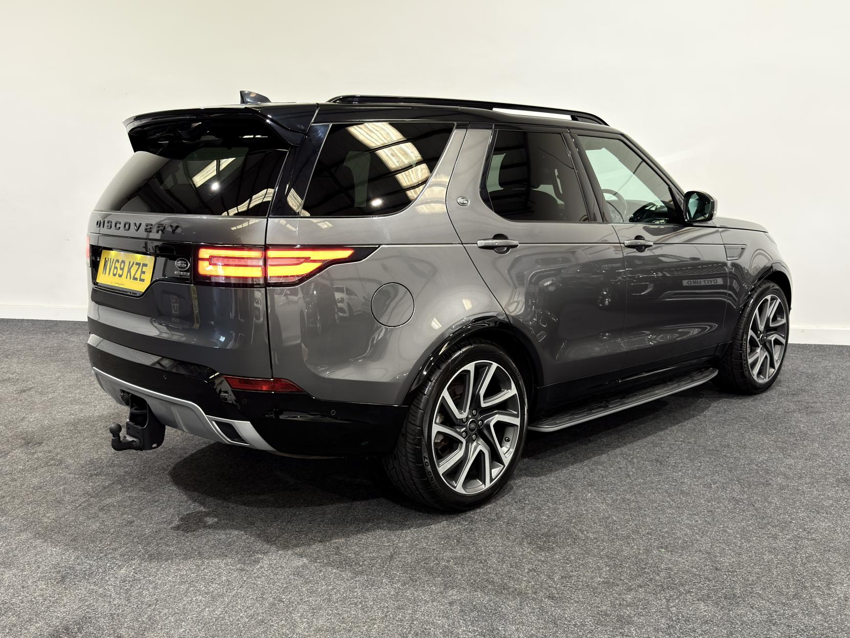 Land Rover Discovery 3.0 SD V6 HSE SUV 5dr Diesel Auto 4WD Euro 6 (s/s) (306 ps)