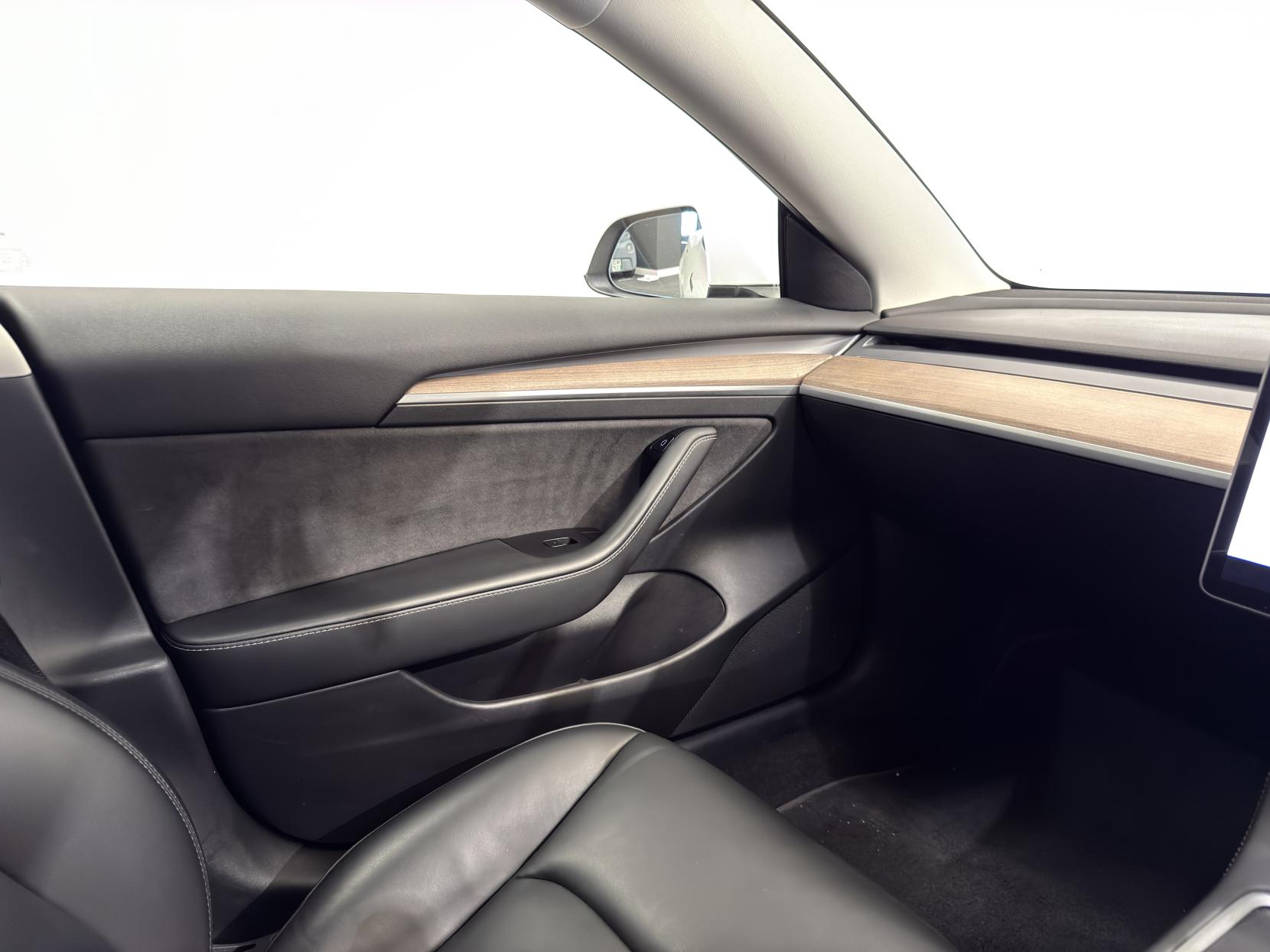 Tesla Model 3 (Dual Motor) Long Range Saloon 4dr Electric Auto 4WDE (346 ps)