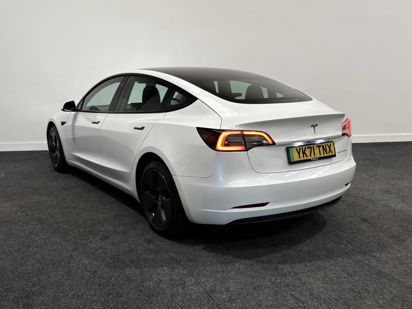 Tesla Model 3 (Dual Motor) Long Range Saloon 4dr Electric Auto 4WDE (346 ps)