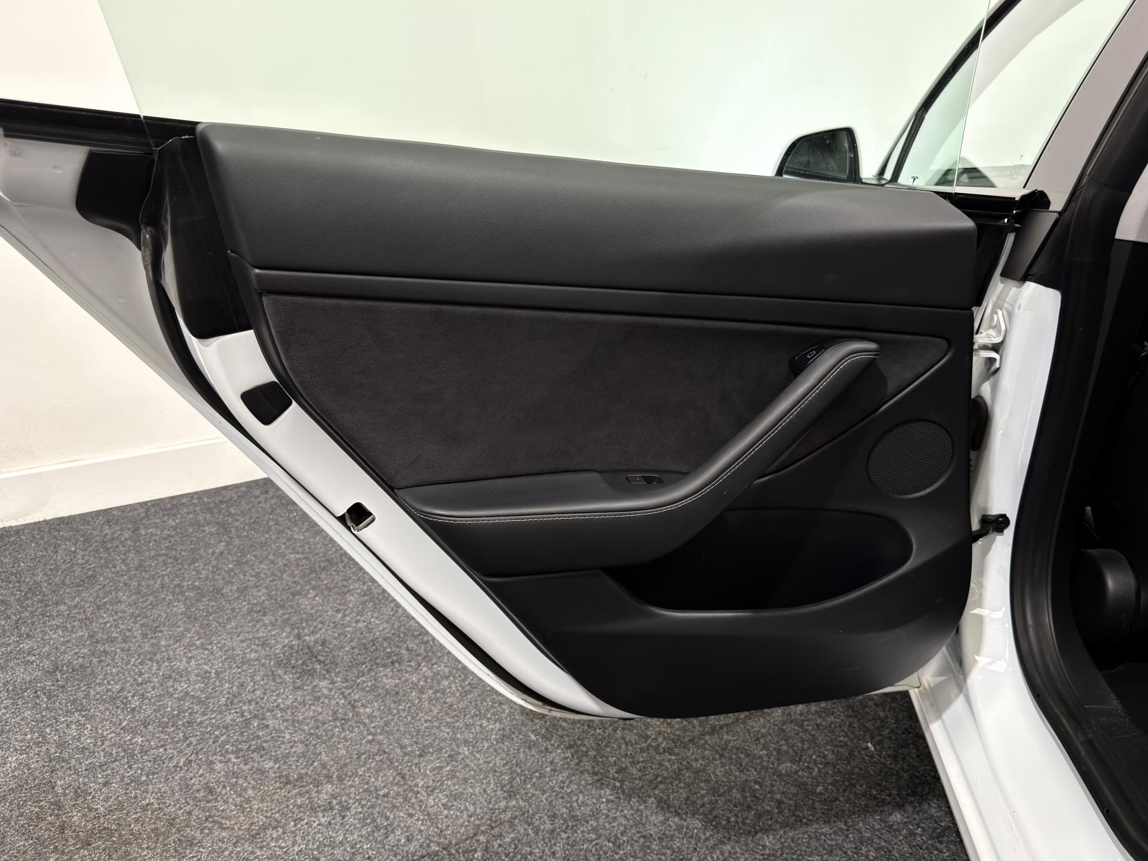 Tesla Model 3 (Dual Motor) Long Range Saloon 4dr Electric Auto 4WDE (346 ps)