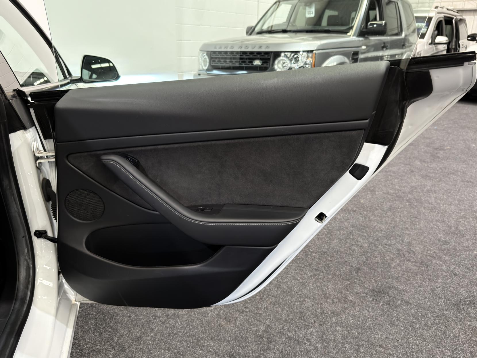 Tesla Model 3 (Dual Motor) Long Range Saloon 4dr Electric Auto 4WDE (346 ps)