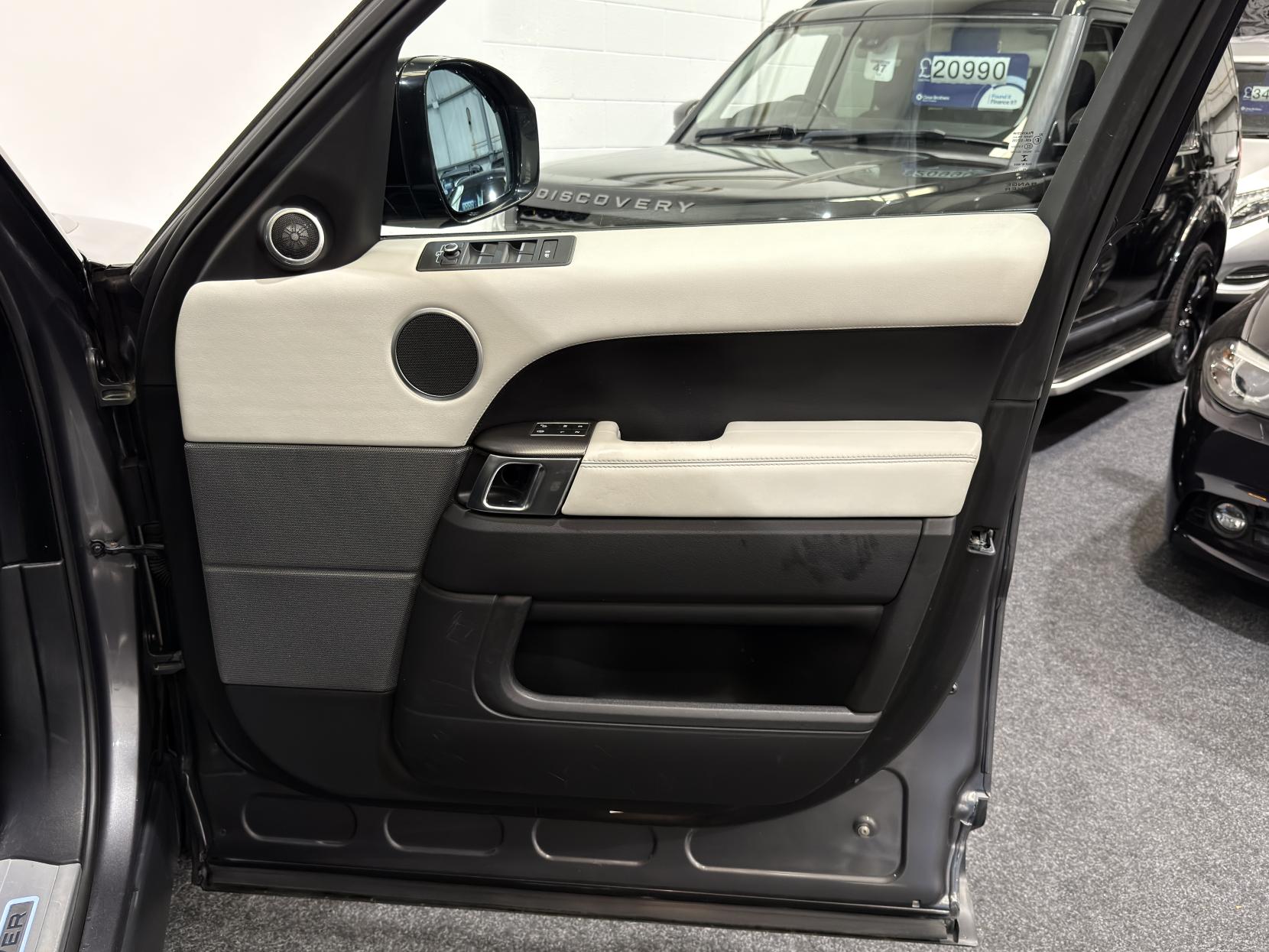 Land Rover Range Rover Sport 3.0 SD V6 HSE Dynamic SUV 5dr Diesel Auto 4WD Euro 6 (s/s) (306 ps)