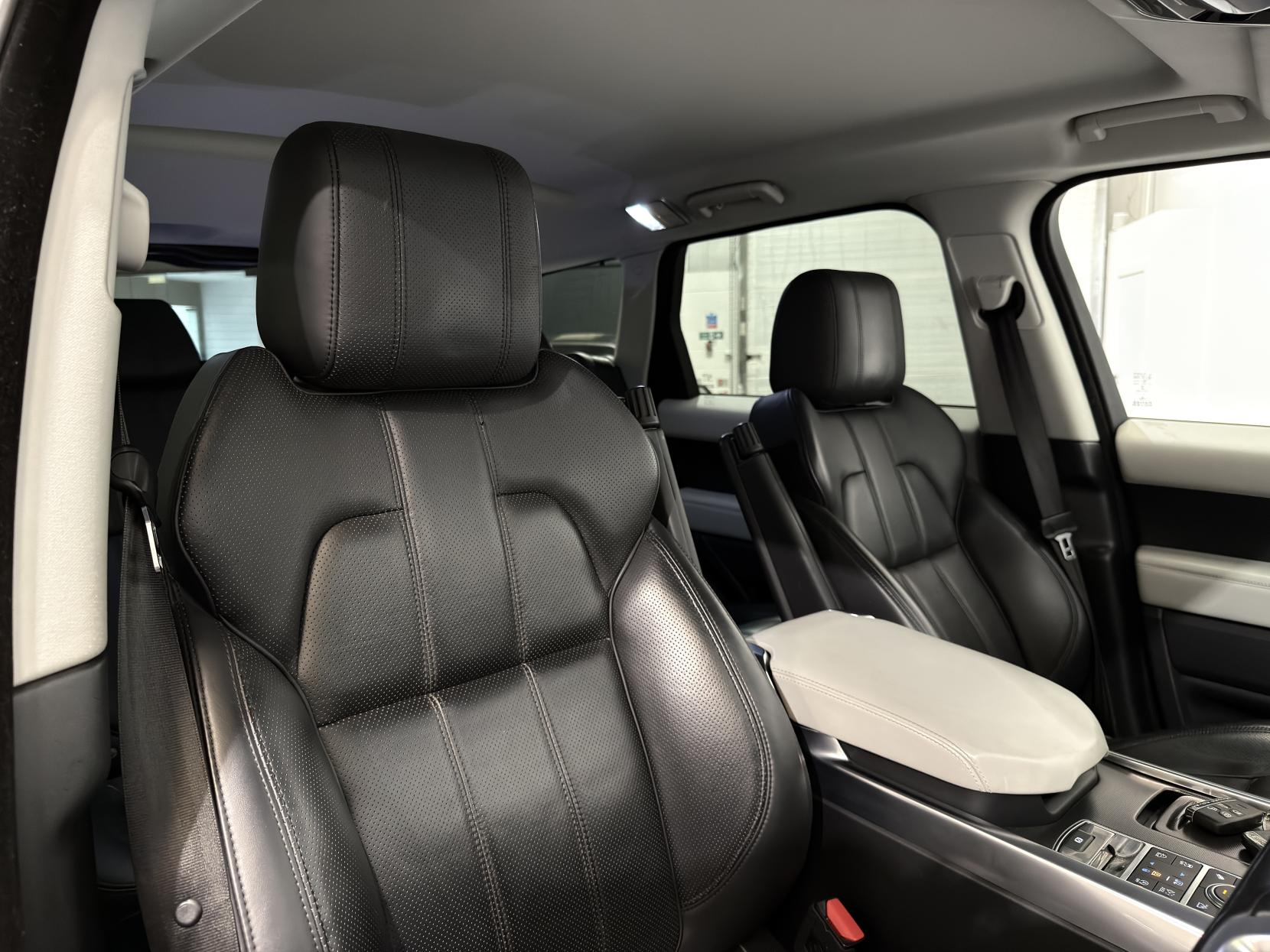 Land Rover Range Rover Sport 3.0 SD V6 HSE Dynamic SUV 5dr Diesel Auto 4WD Euro 6 (s/s) (306 ps)