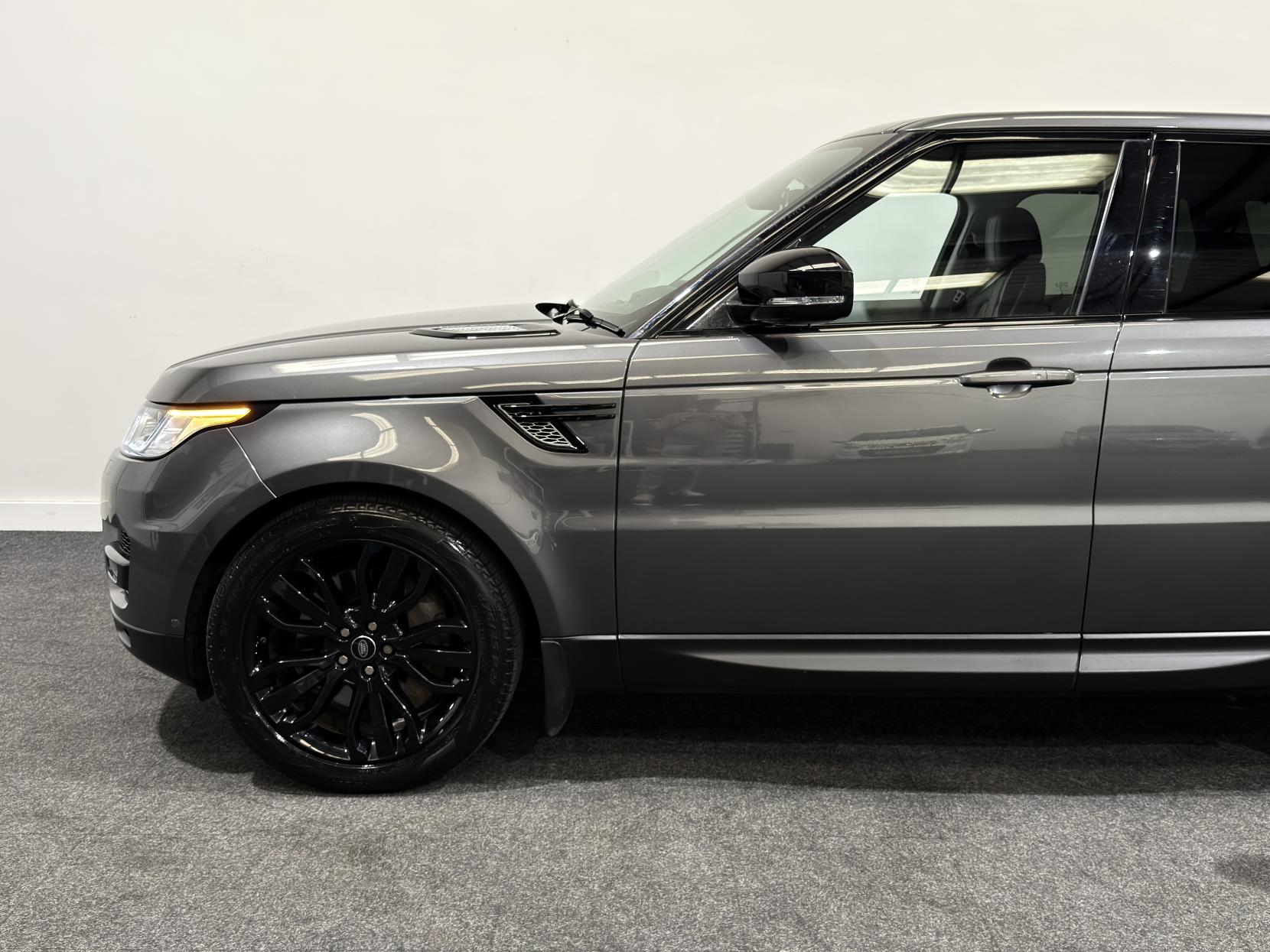 Land Rover Range Rover Sport 3.0 SD V6 HSE Dynamic SUV 5dr Diesel Auto 4WD Euro 6 (s/s) (306 ps)