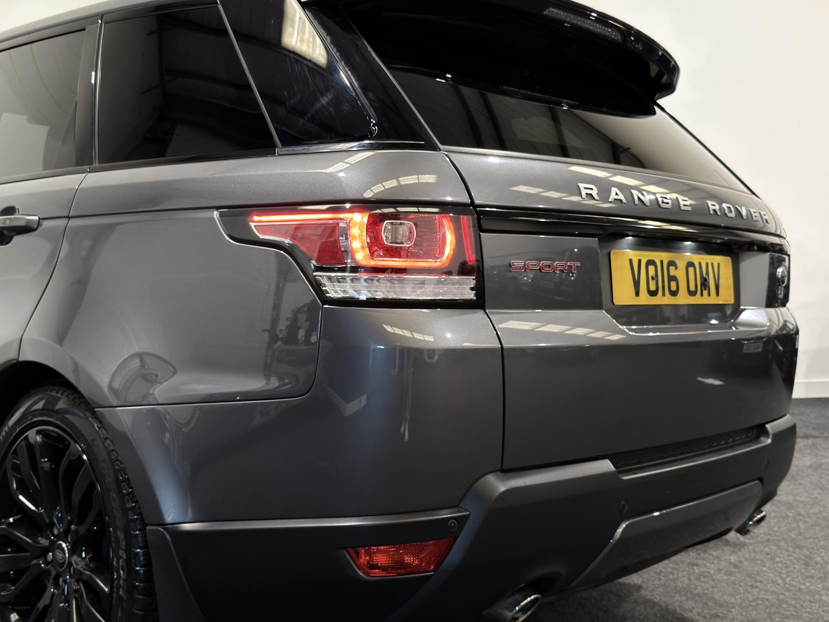 Land Rover Range Rover Sport 3.0 SD V6 HSE Dynamic SUV 5dr Diesel Auto 4WD Euro 6 (s/s) (306 ps)