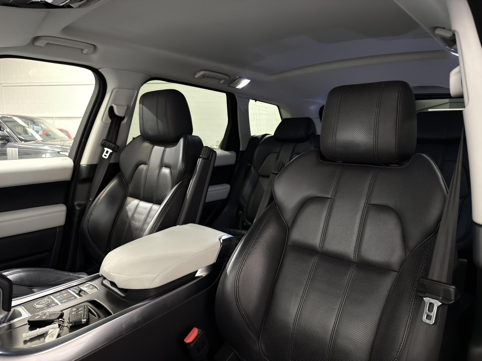 Land Rover Range Rover Sport 3.0 SD V6 HSE Dynamic SUV 5dr Diesel Auto 4WD Euro 6 (s/s) (306 ps)