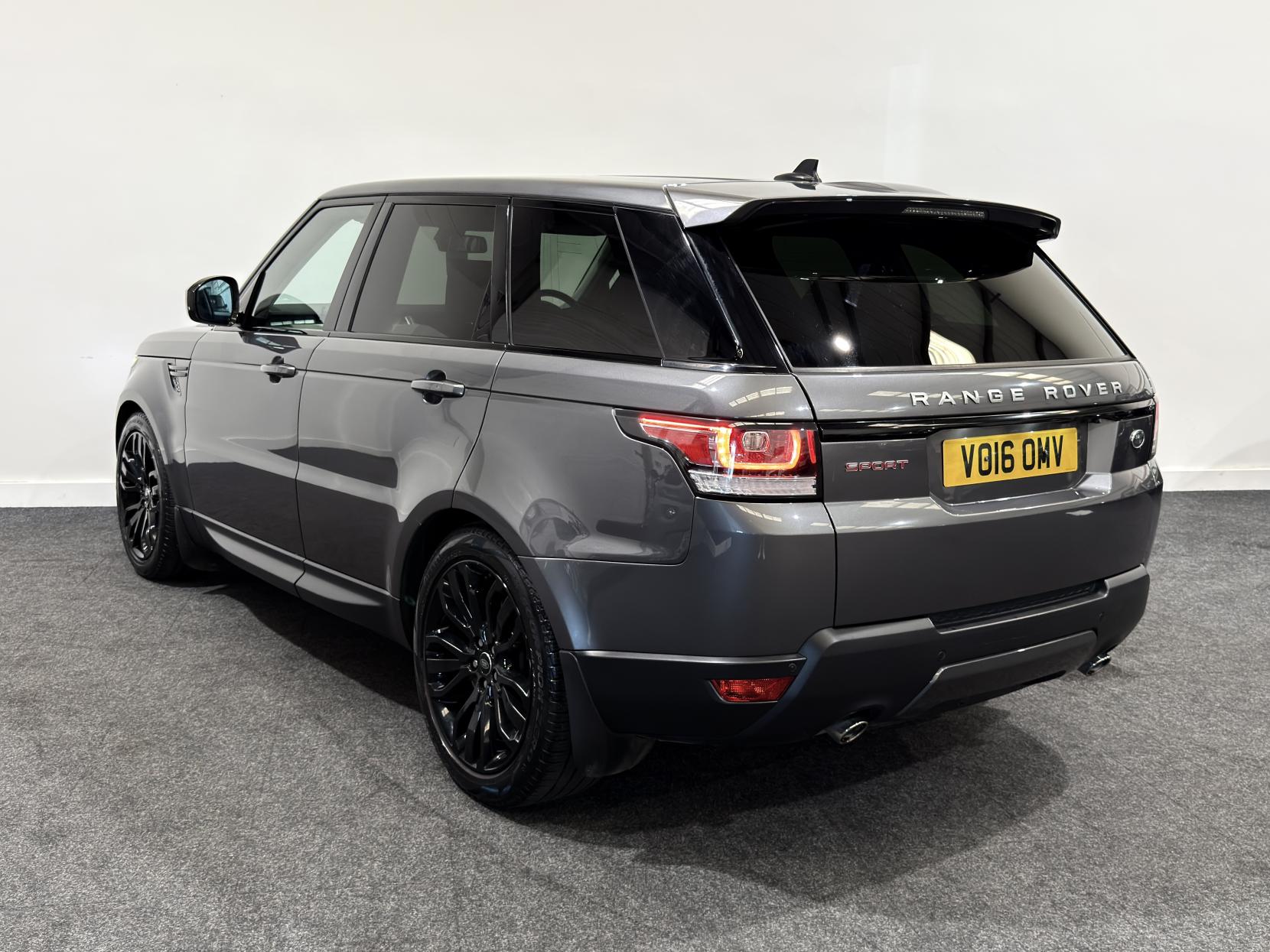 Land Rover Range Rover Sport 3.0 SD V6 HSE Dynamic SUV 5dr Diesel Auto 4WD Euro 6 (s/s) (306 ps)
