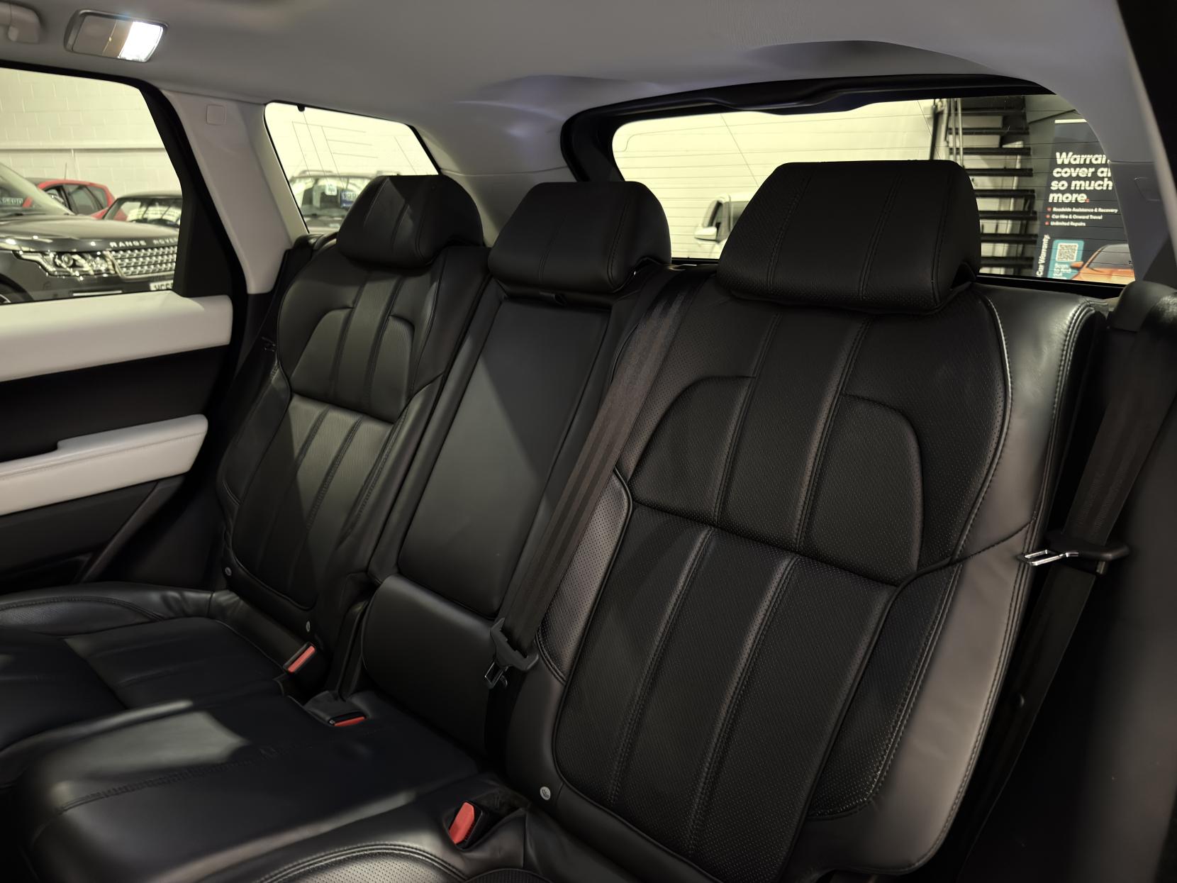 Land Rover Range Rover Sport 3.0 SD V6 HSE Dynamic SUV 5dr Diesel Auto 4WD Euro 6 (s/s) (306 ps)