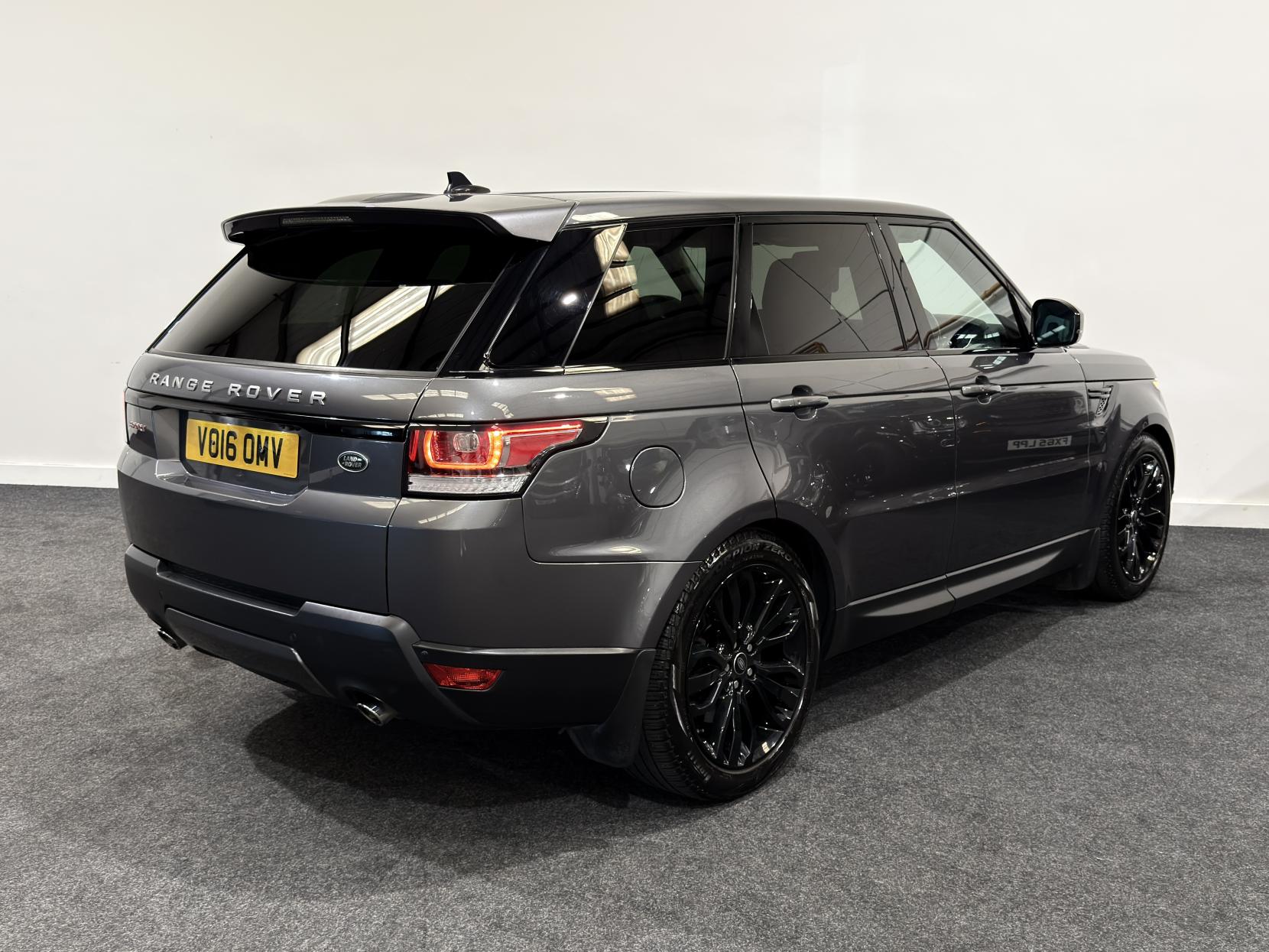 Land Rover Range Rover Sport 3.0 SD V6 HSE Dynamic SUV 5dr Diesel Auto 4WD Euro 6 (s/s) (306 ps)