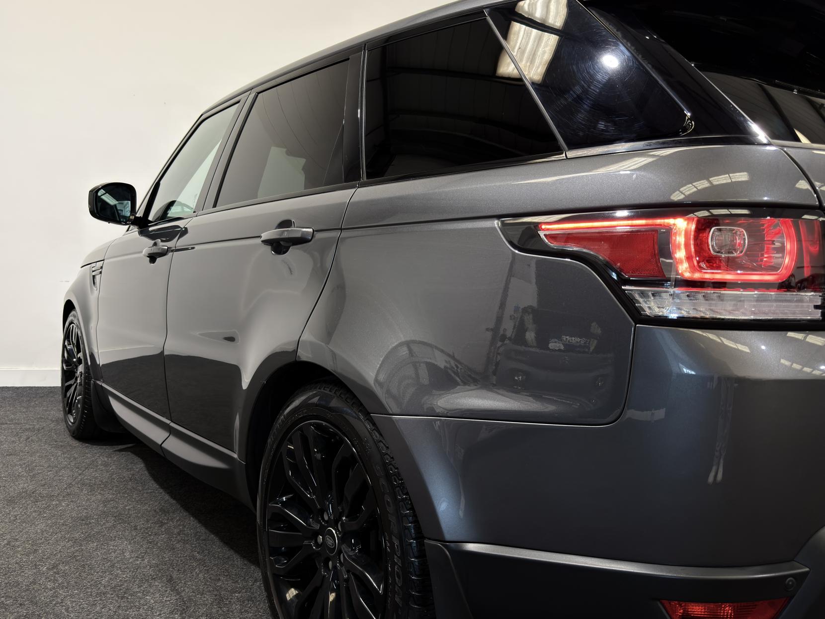 Land Rover Range Rover Sport 3.0 SD V6 HSE Dynamic SUV 5dr Diesel Auto 4WD Euro 6 (s/s) (306 ps)