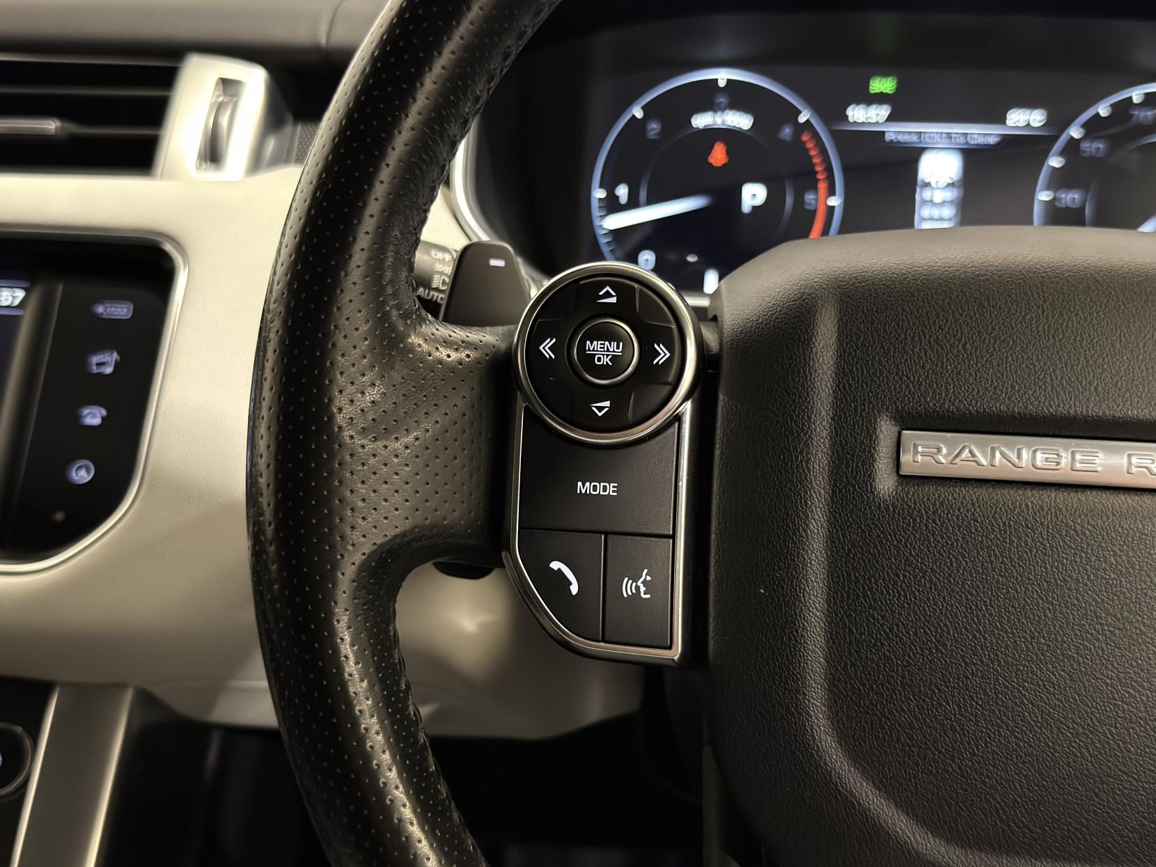 Land Rover Range Rover Sport 3.0 SD V6 HSE Dynamic SUV 5dr Diesel Auto 4WD Euro 6 (s/s) (306 ps)