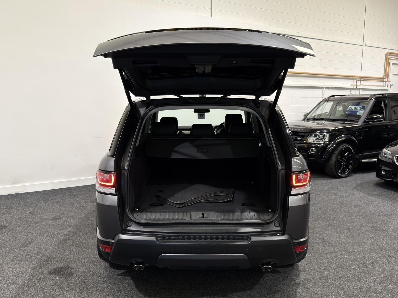 Land Rover Range Rover Sport 3.0 SD V6 HSE Dynamic SUV 5dr Diesel Auto 4WD Euro 6 (s/s) (306 ps)