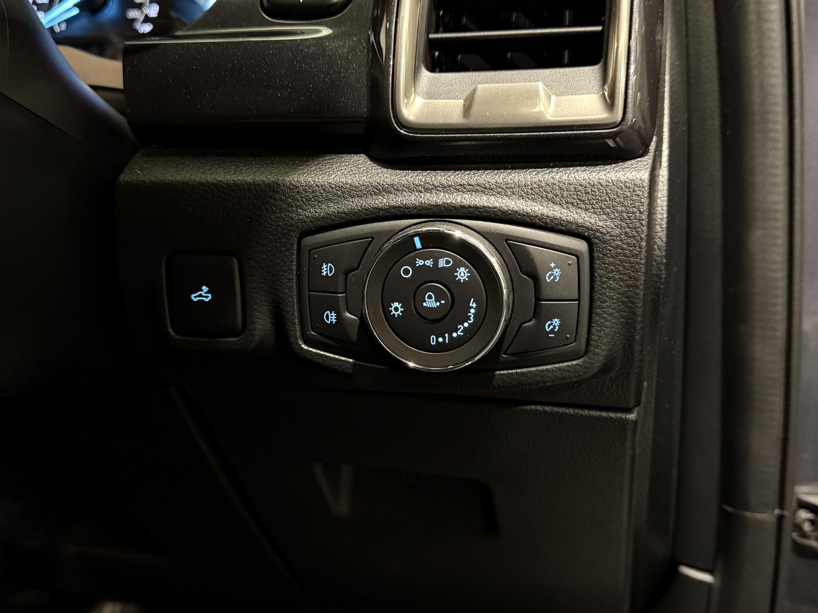 Ford Ranger 2.0 EcoBlue Wildtrak Pickup Double Cab 4dr Diesel Auto 4WD Euro 6 (s/s) (213 ps)