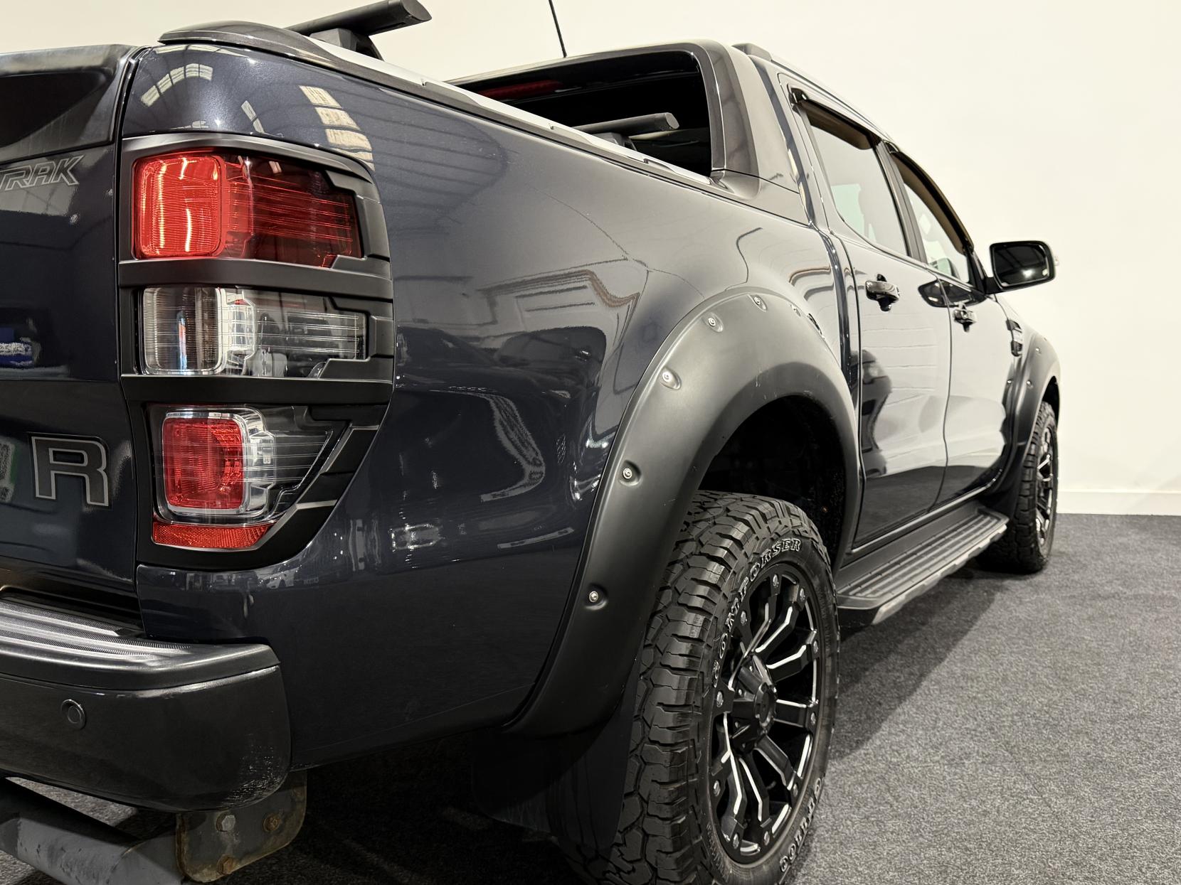 Ford Ranger 2.0 EcoBlue Wildtrak Pickup Double Cab 4dr Diesel Auto 4WD Euro 6 (s/s) (213 ps)