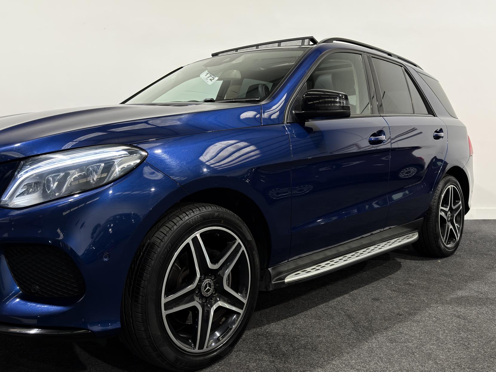 Mercedes-Benz GLE 3.0 GLE350d V6 AMG Line (Premium) SUV 5dr Diesel G-Tronic 4MATIC Euro 6 (s/s) (258 ps)