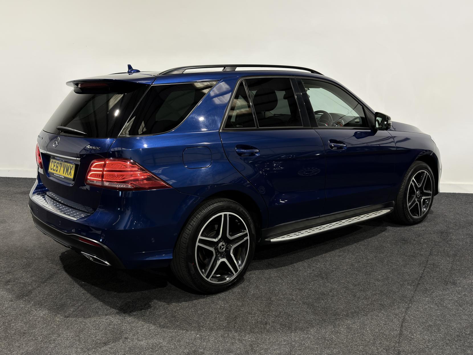 Mercedes-Benz GLE 3.0 GLE350d V6 AMG Line (Premium) SUV 5dr Diesel G-Tronic 4MATIC Euro 6 (s/s) (258 ps)