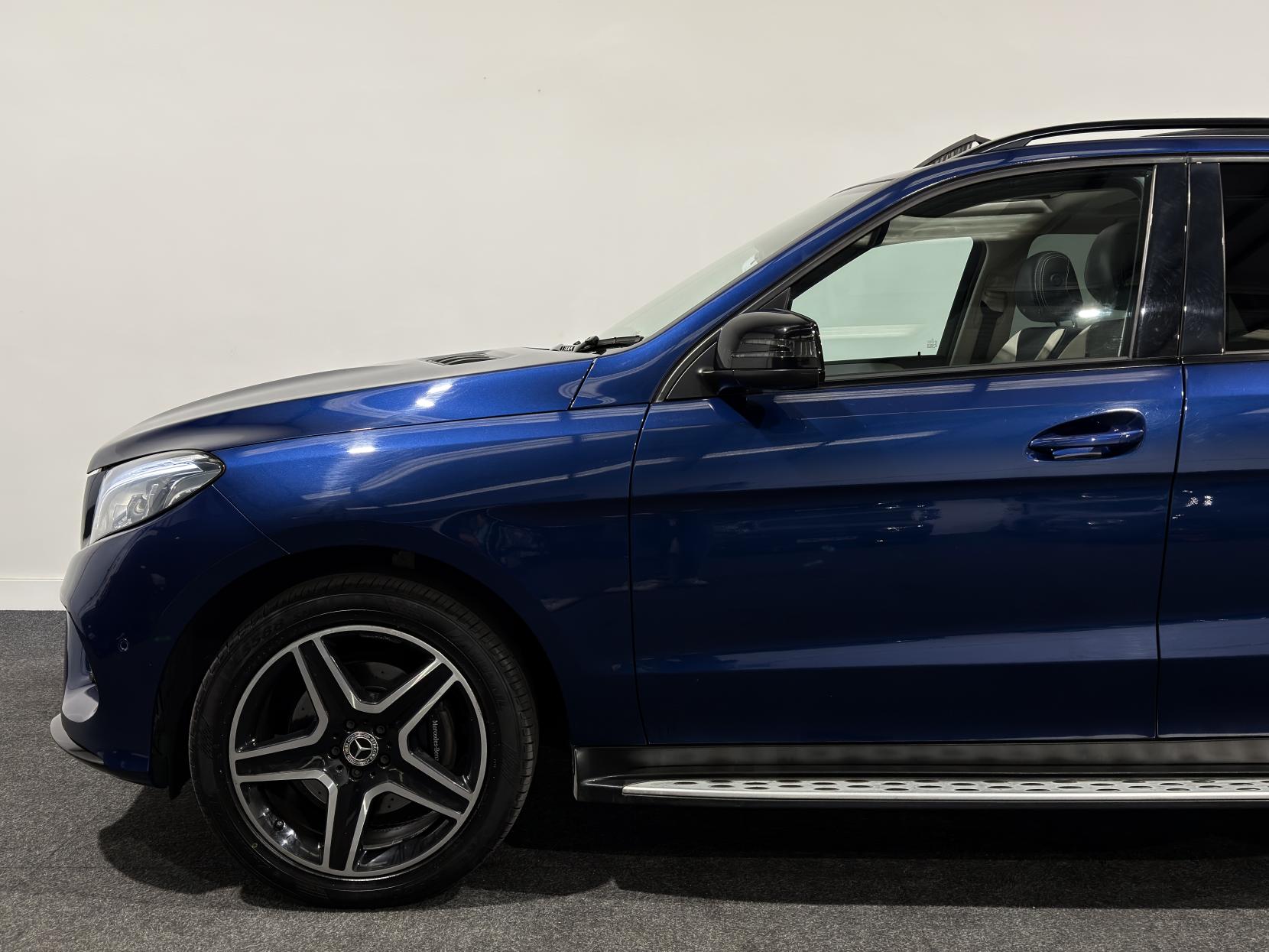 Mercedes-Benz GLE 3.0 GLE350d V6 AMG Line (Premium) SUV 5dr Diesel G-Tronic 4MATIC Euro 6 (s/s) (258 ps)