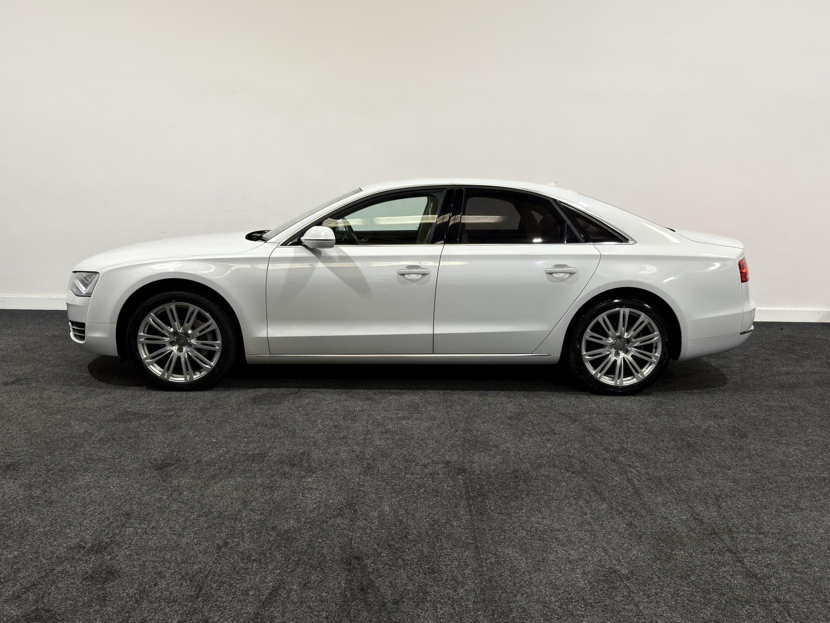 Audi A8 3.0 TDI V6 Sport Executive Saloon 4dr Diesel Tiptronic quattro Euro 5 (s/s) (250 ps)