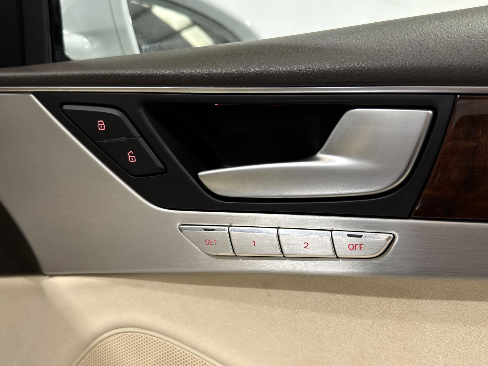 Audi A8 3.0 TDI V6 Sport Executive Saloon 4dr Diesel Tiptronic quattro Euro 5 (s/s) (250 ps)