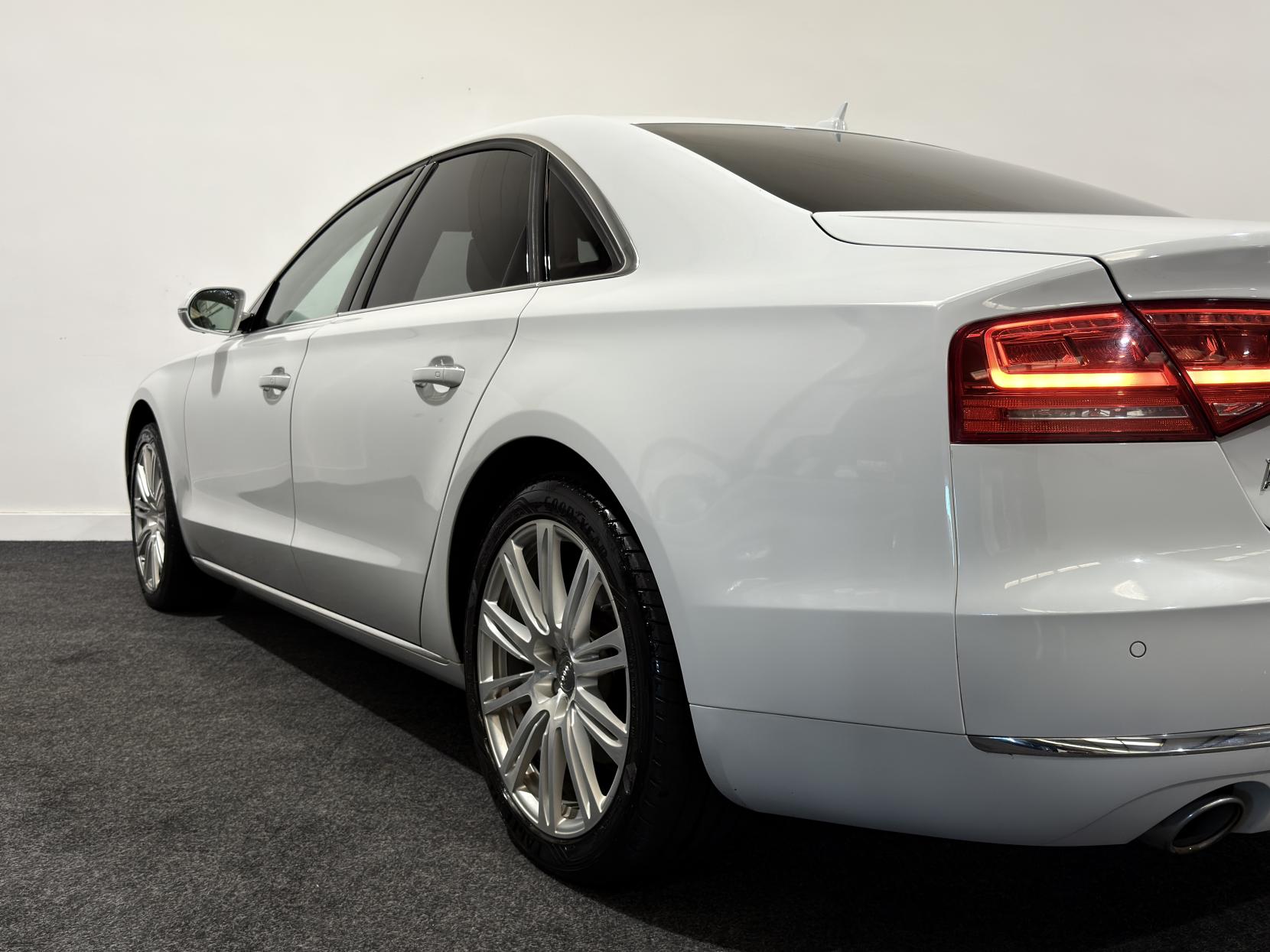 Audi A8 3.0 TDI V6 Sport Executive Saloon 4dr Diesel Tiptronic quattro Euro 5 (s/s) (250 ps)