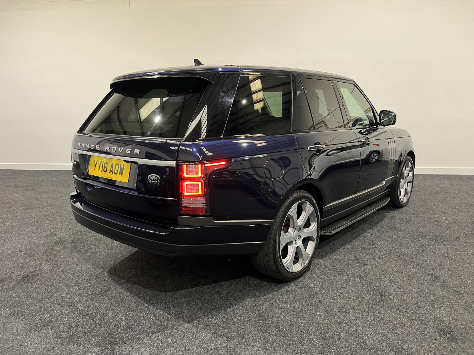 Land Rover Range Rover 4.4 SD V8 Autobiography SUV 5dr Diesel Auto 4WD Euro 6 (s/s) (339 ps)