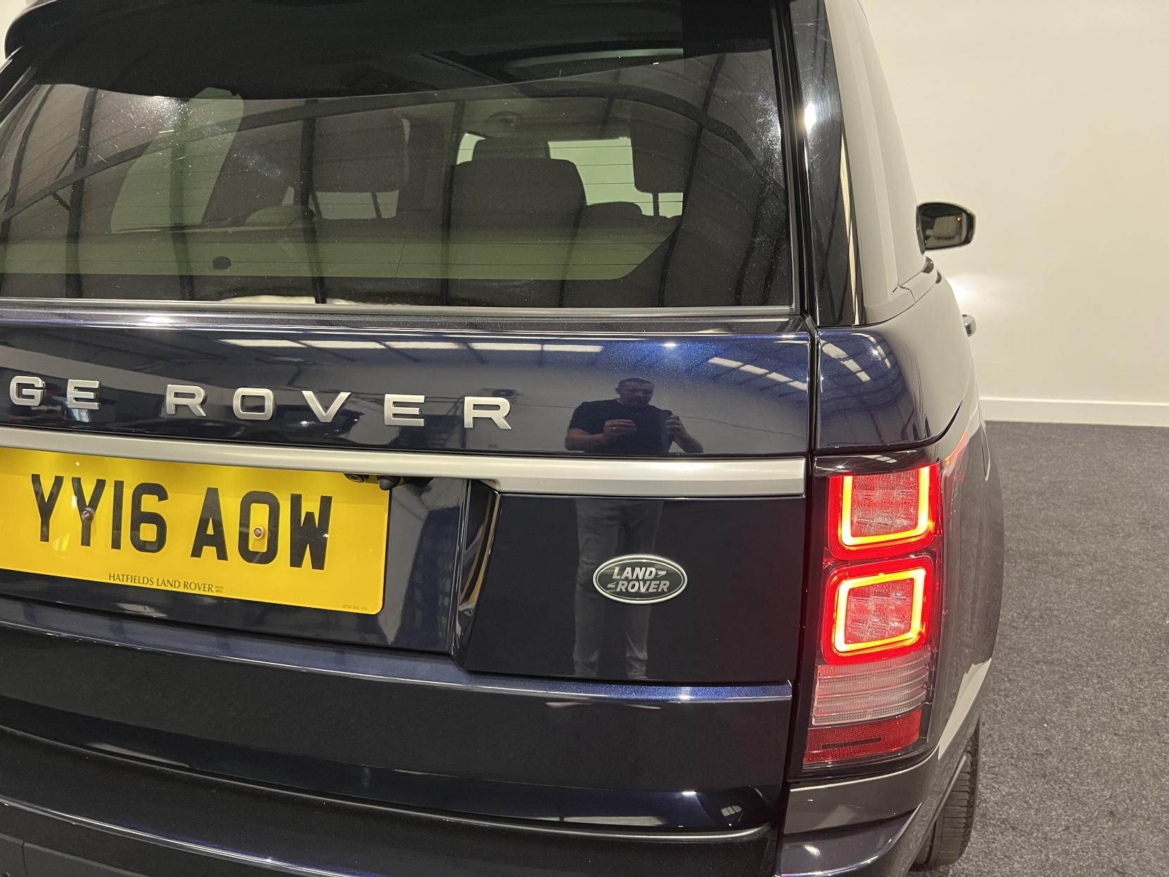 Land Rover Range Rover 4.4 SD V8 Autobiography SUV 5dr Diesel Auto 4WD Euro 6 (s/s) (339 ps)