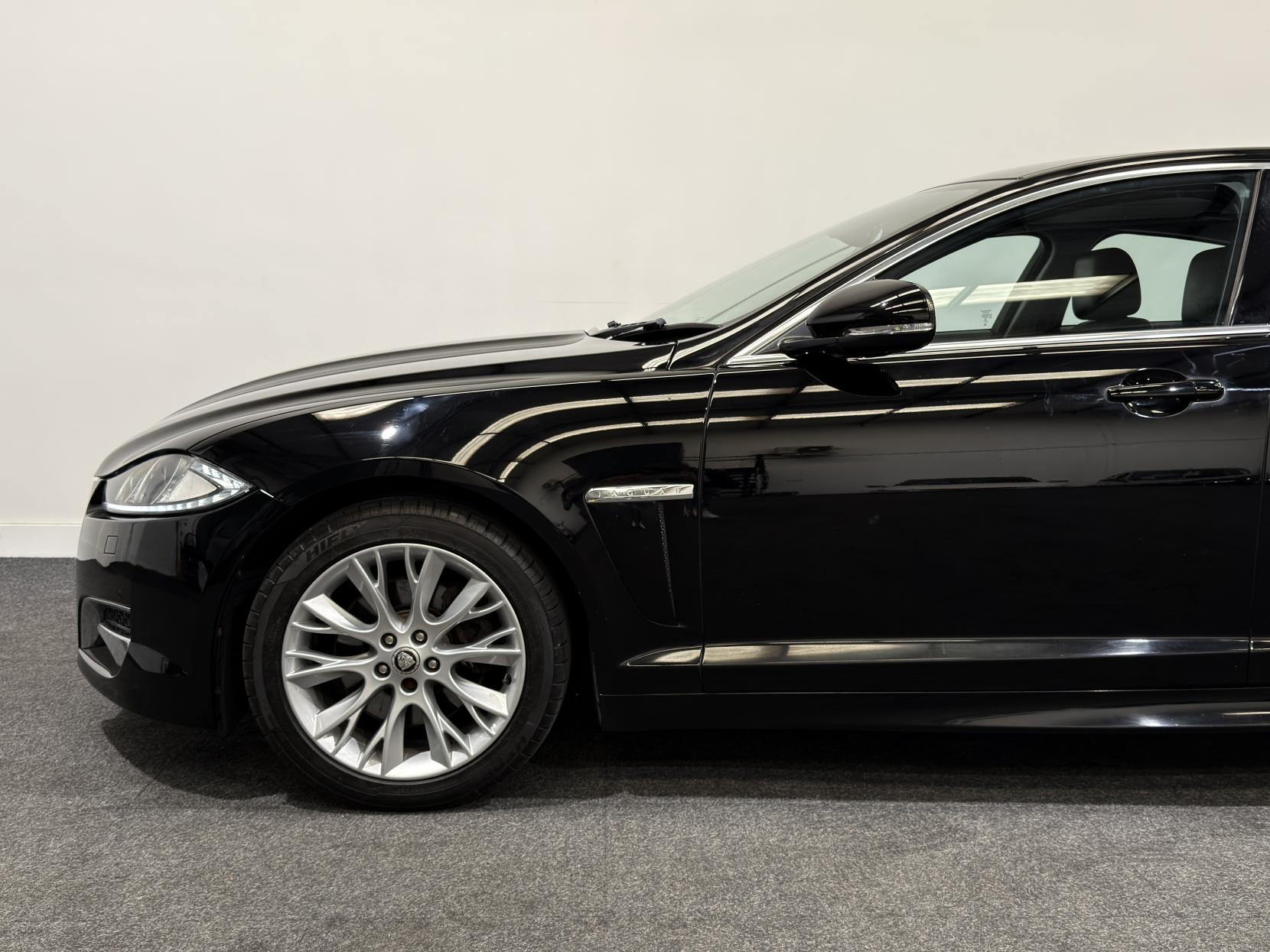 Jaguar XF 2.2d Sport Saloon 4dr Diesel Auto Euro 5 (s/s) (200 ps)