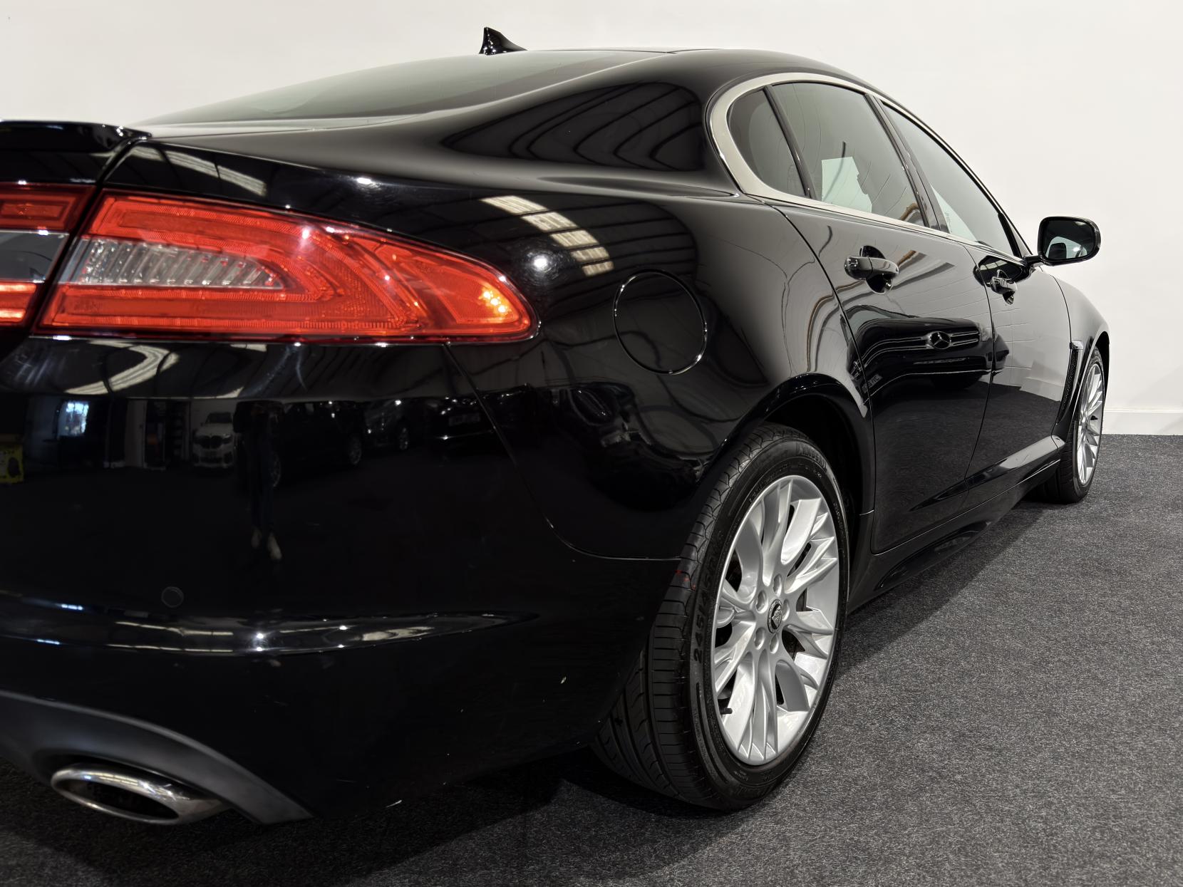 Jaguar XF 2.2d Sport Saloon 4dr Diesel Auto Euro 5 (s/s) (200 ps)