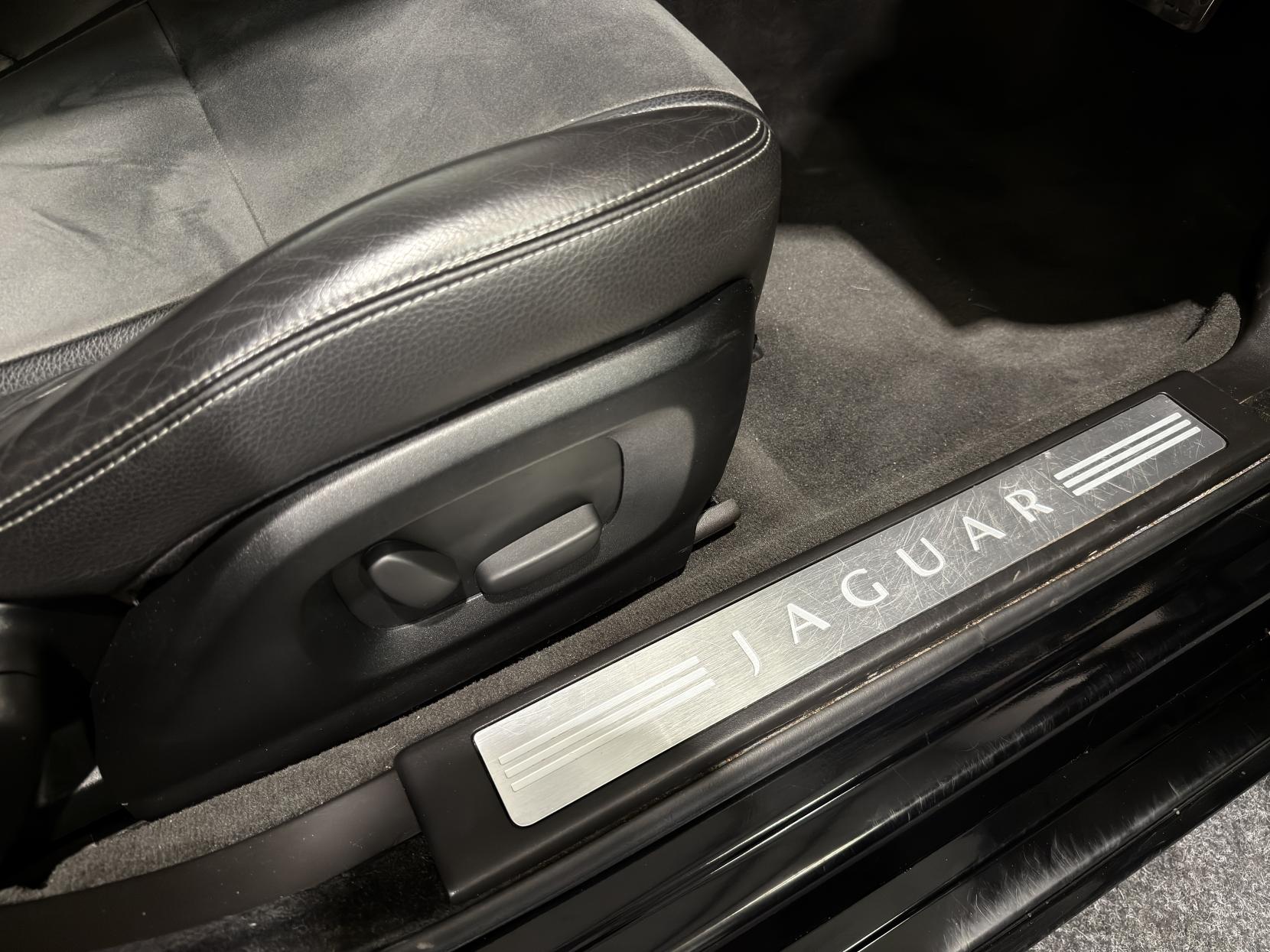 Jaguar XF 2.2d Sport Saloon 4dr Diesel Auto Euro 5 (s/s) (200 ps)