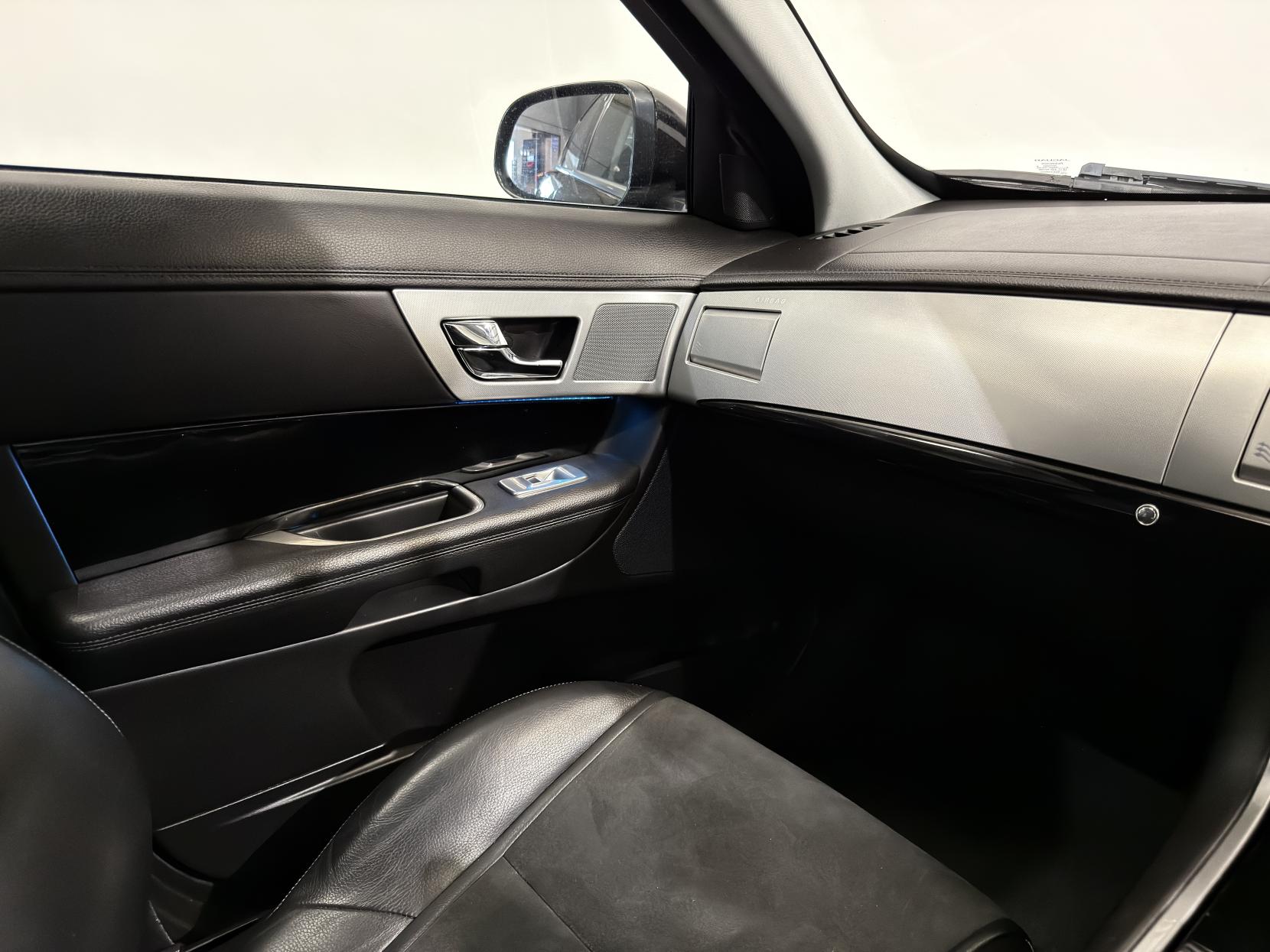 Jaguar XF 2.2d Sport Saloon 4dr Diesel Auto Euro 5 (s/s) (200 ps)