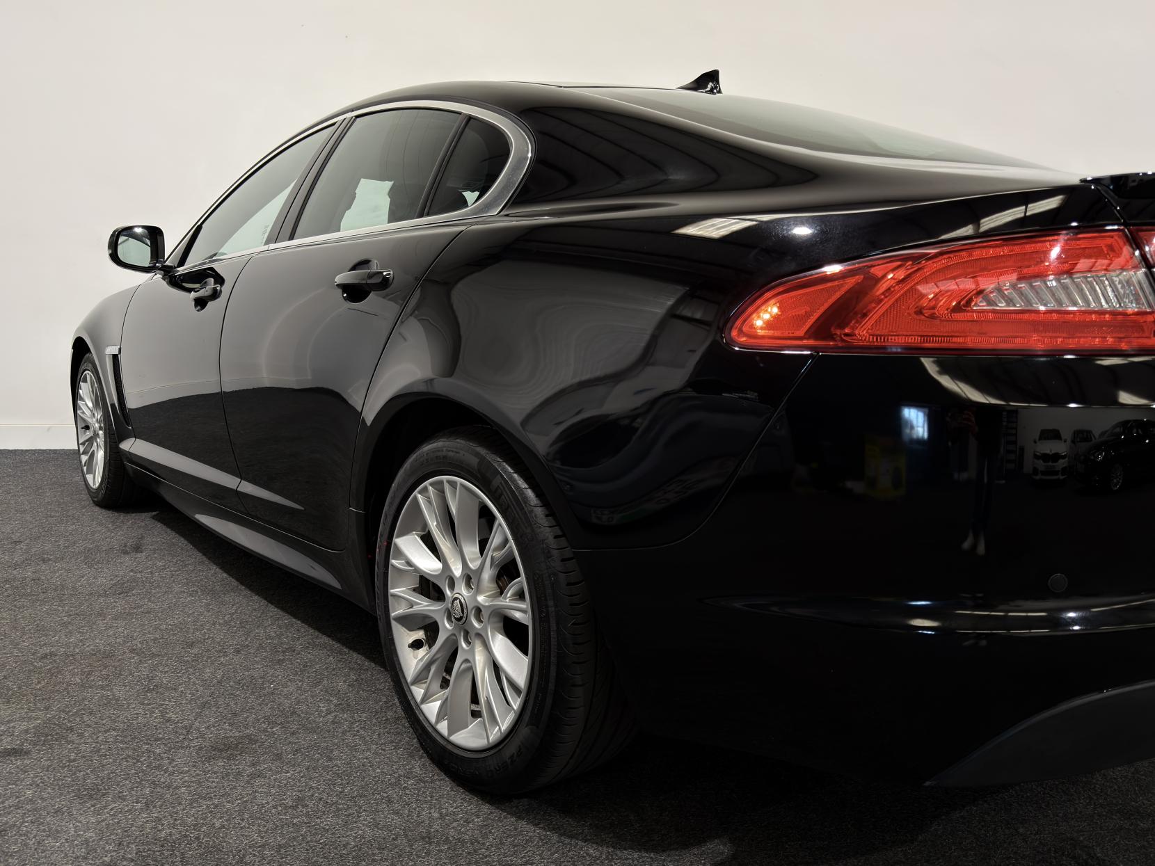 Jaguar XF 2.2d Sport Saloon 4dr Diesel Auto Euro 5 (s/s) (200 ps)
