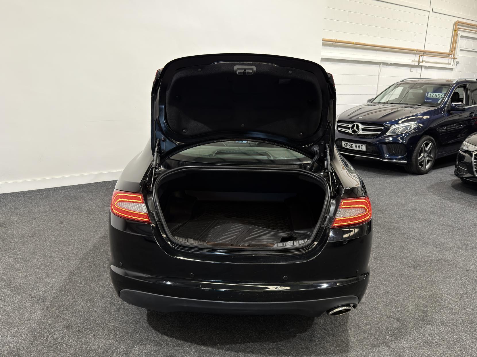 Jaguar XF 2.2d Sport Saloon 4dr Diesel Auto Euro 5 (s/s) (200 ps)